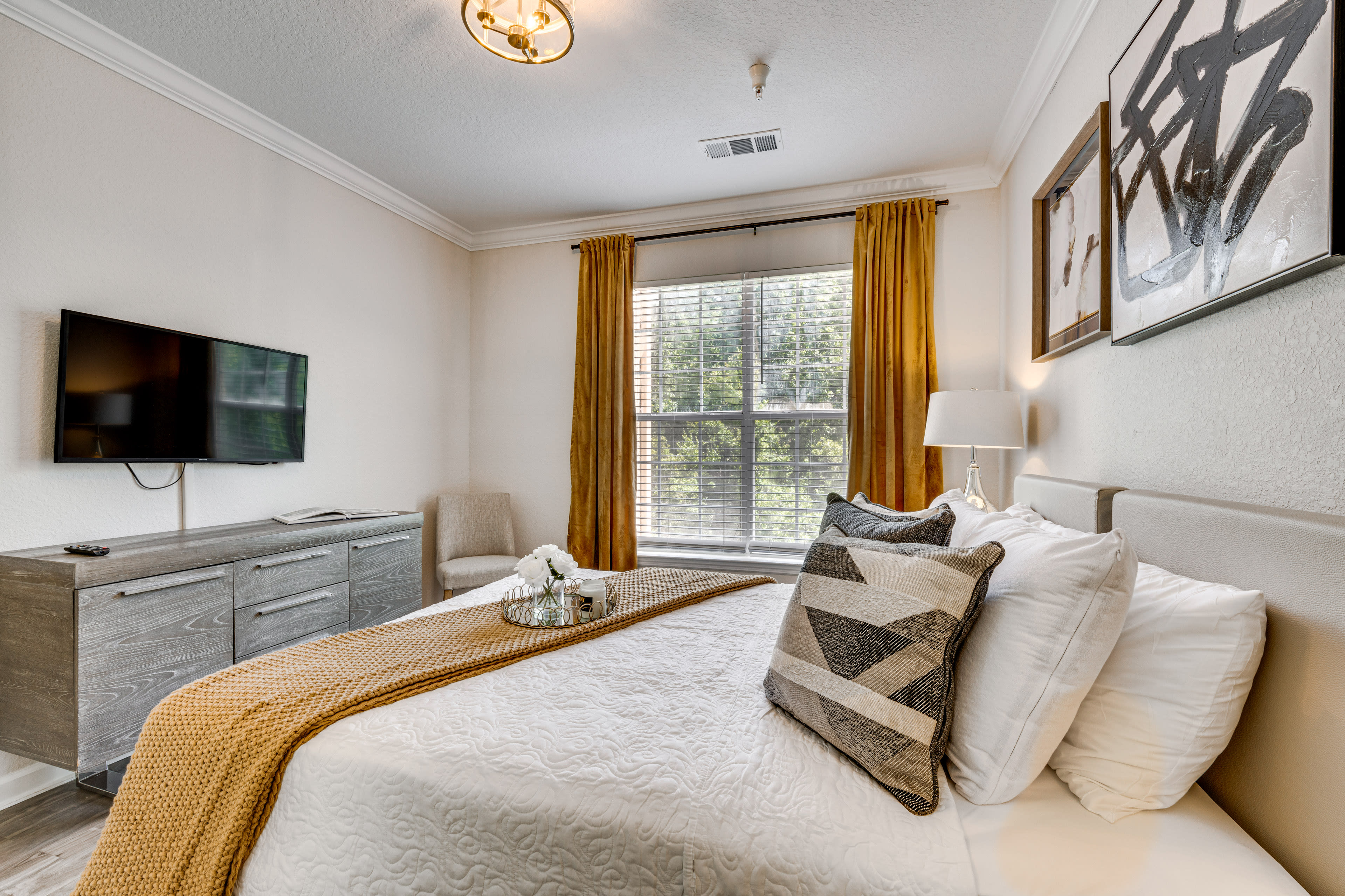 Bedroom Suite 1 | Queen Bed | Linens Provided