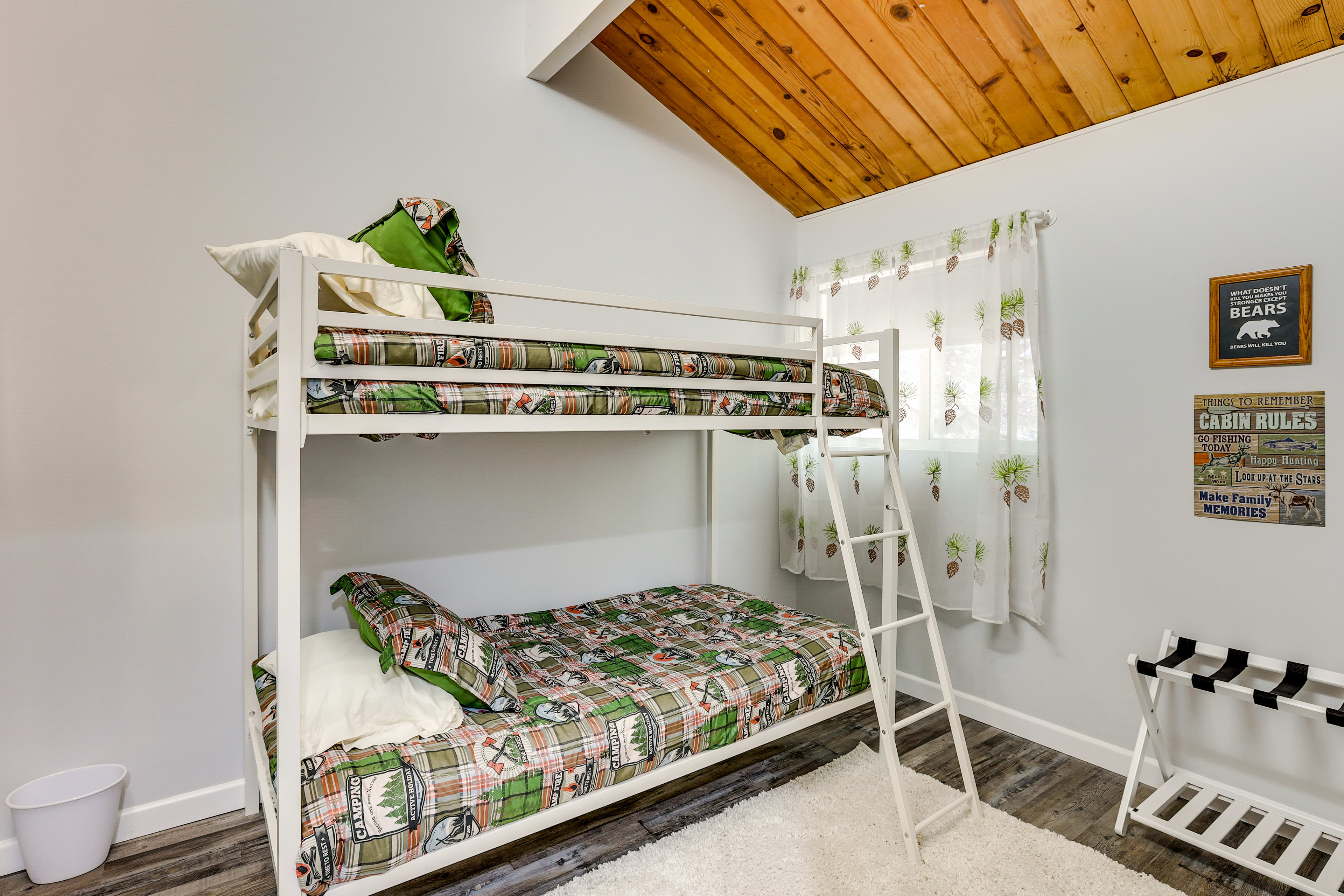 Bedroom 2 | Twin Bunk Bed | 2nd Floor