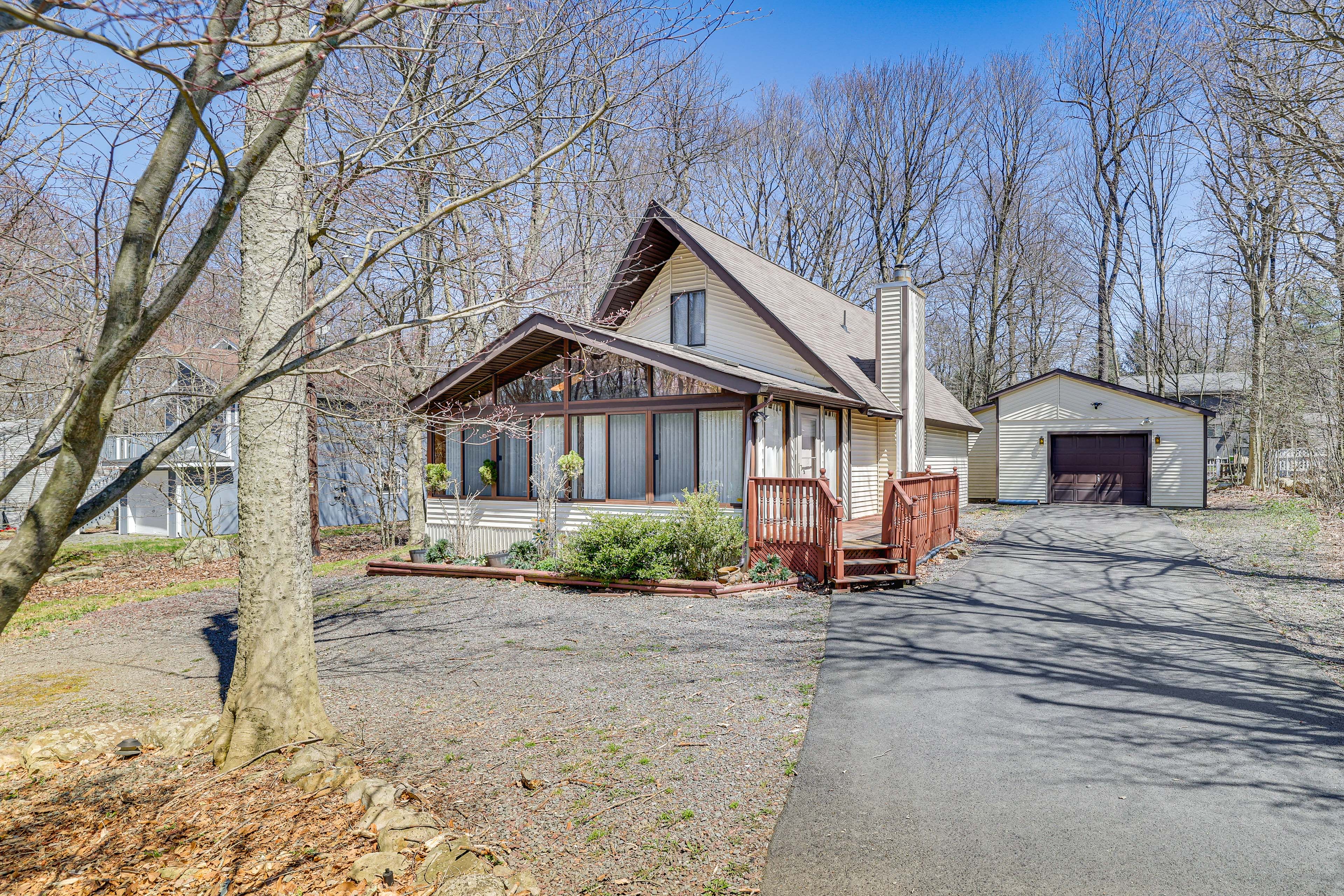 Parking | Paved Driveway (3 Vehicles) | Gravel Driveway (1 Vehicle)