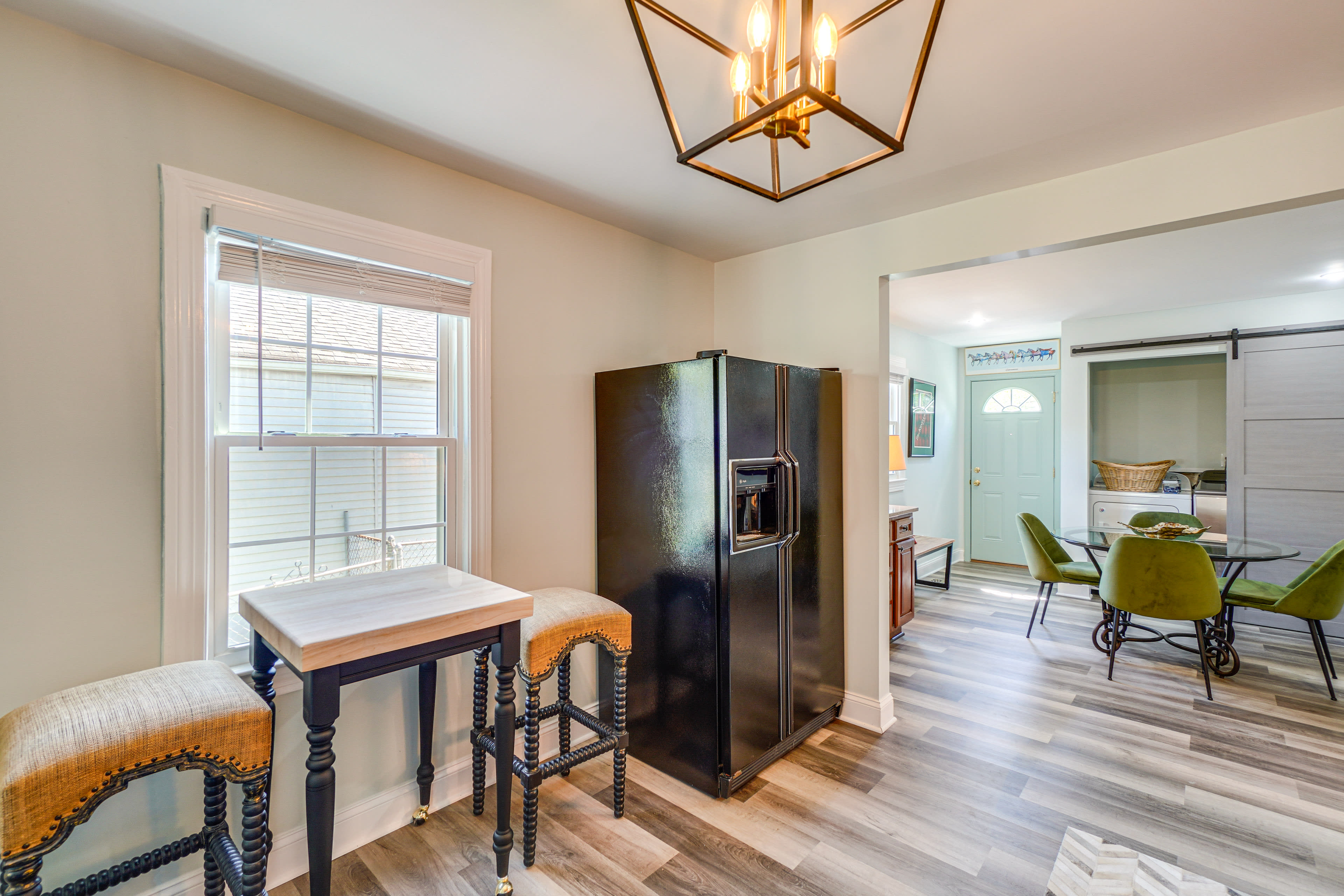 Dining Area | Dishware/Flatware