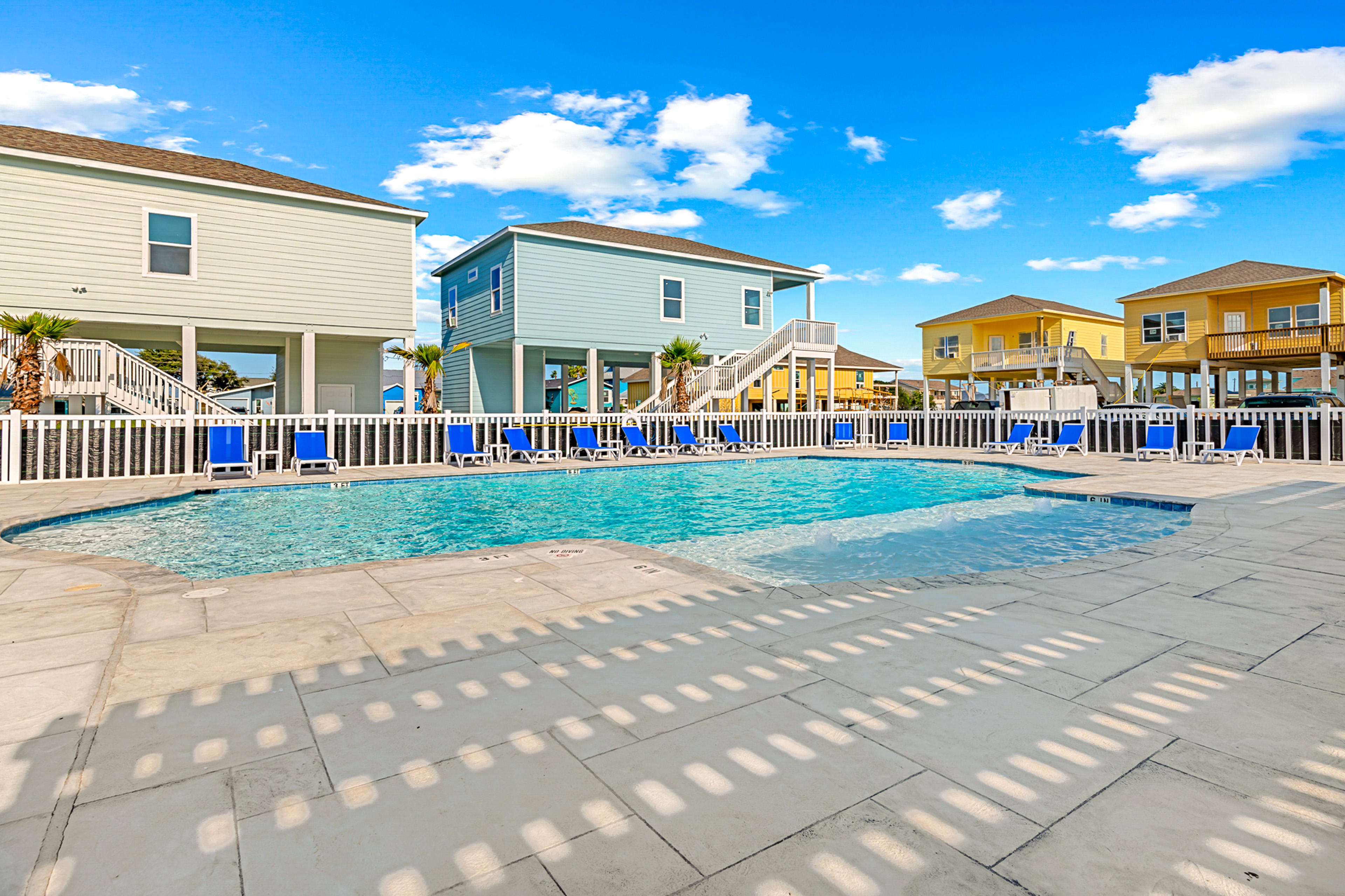 Ocean Reef Cottages | Community Amenities | Outdoor Pool