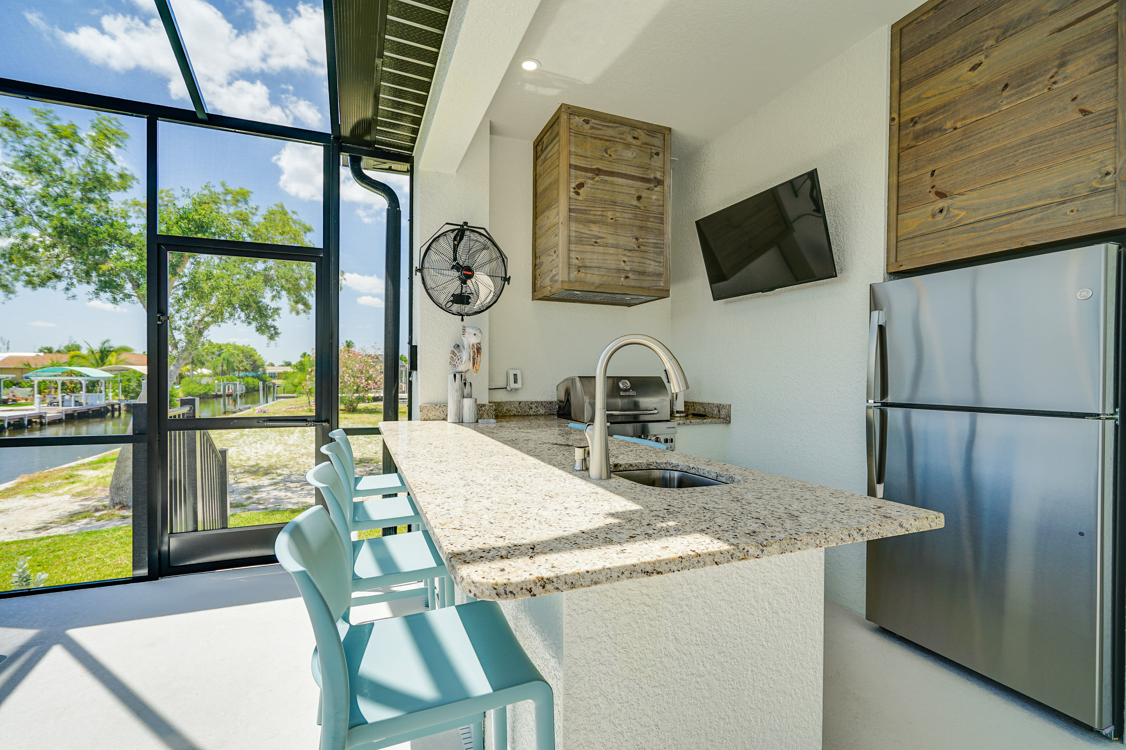 Outdoor Kitchen | Gas Grill (Propane Provided)