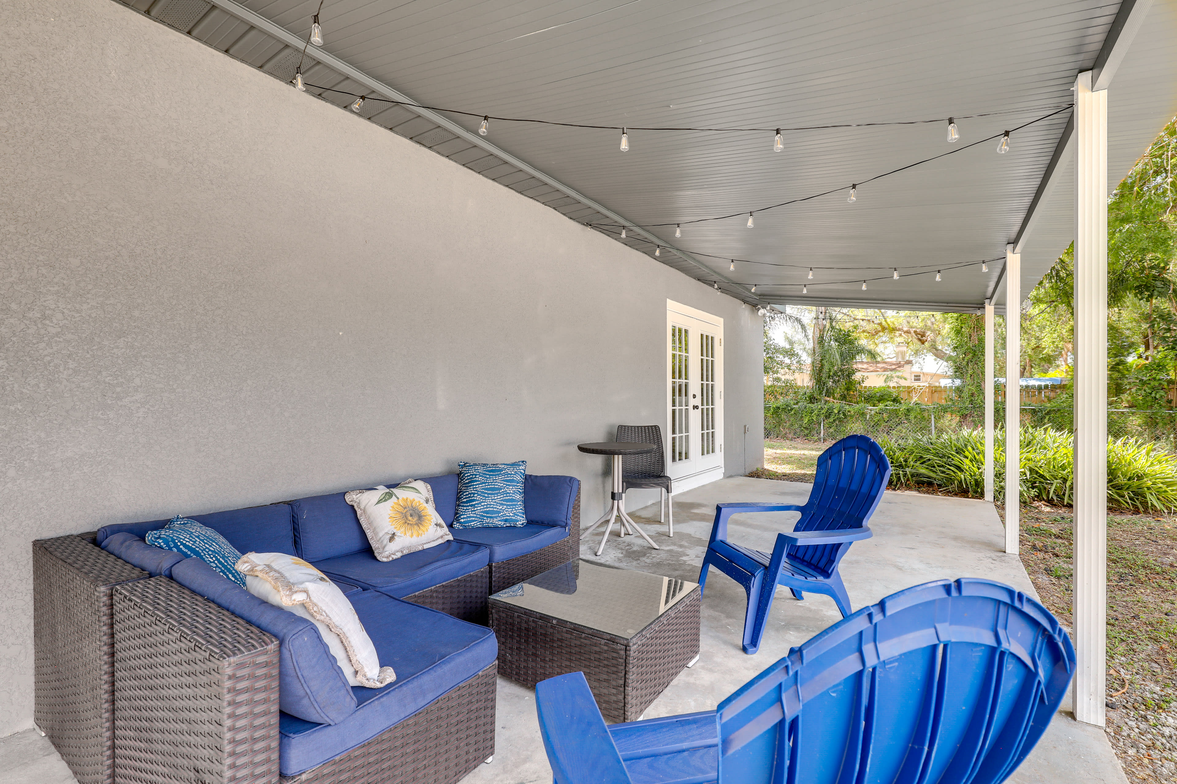 Private Backyard Area | Patio Furniture