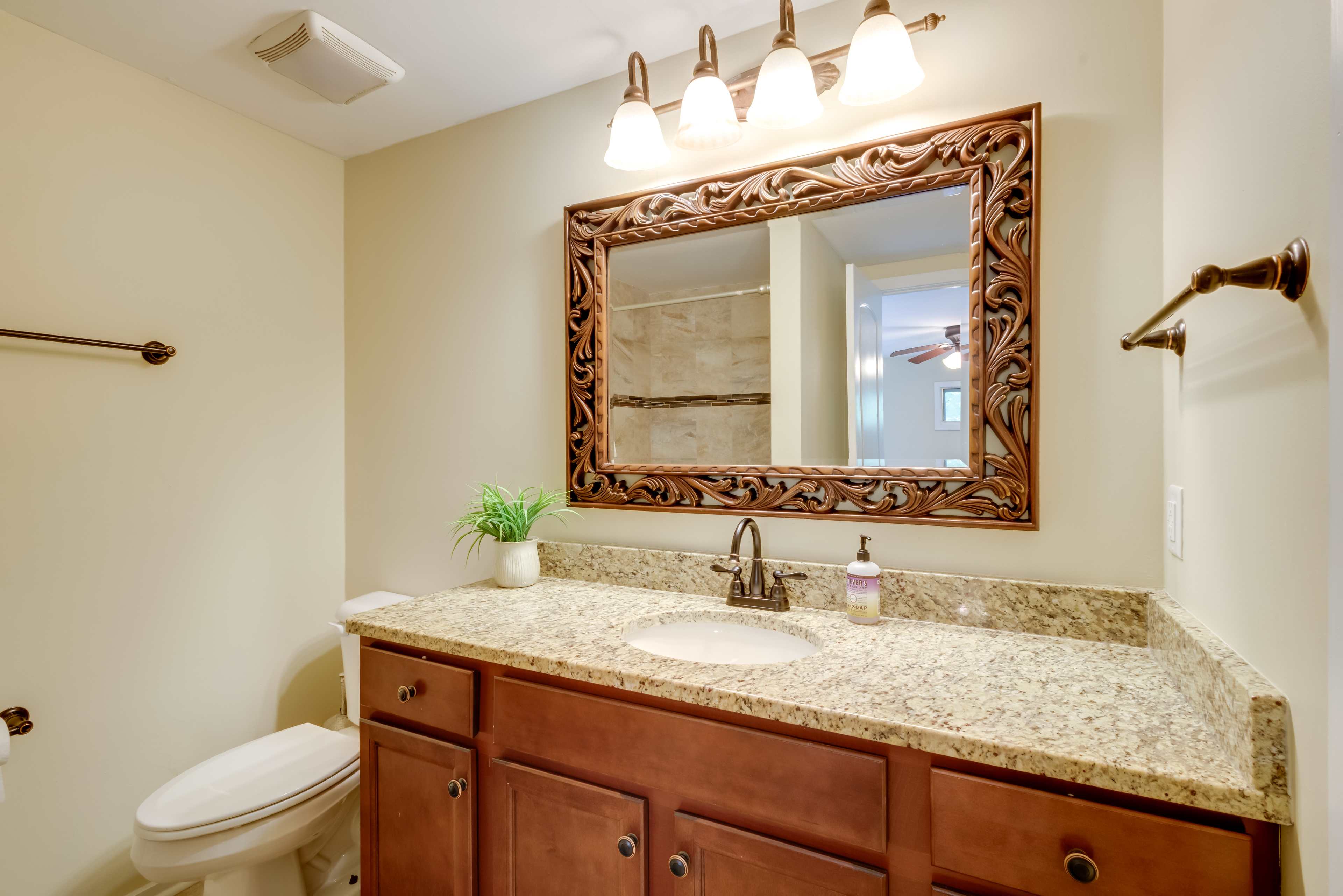 En-Suite Bathroom | 2nd Floor | Access via Bedroom 1 | Walk-In Closet