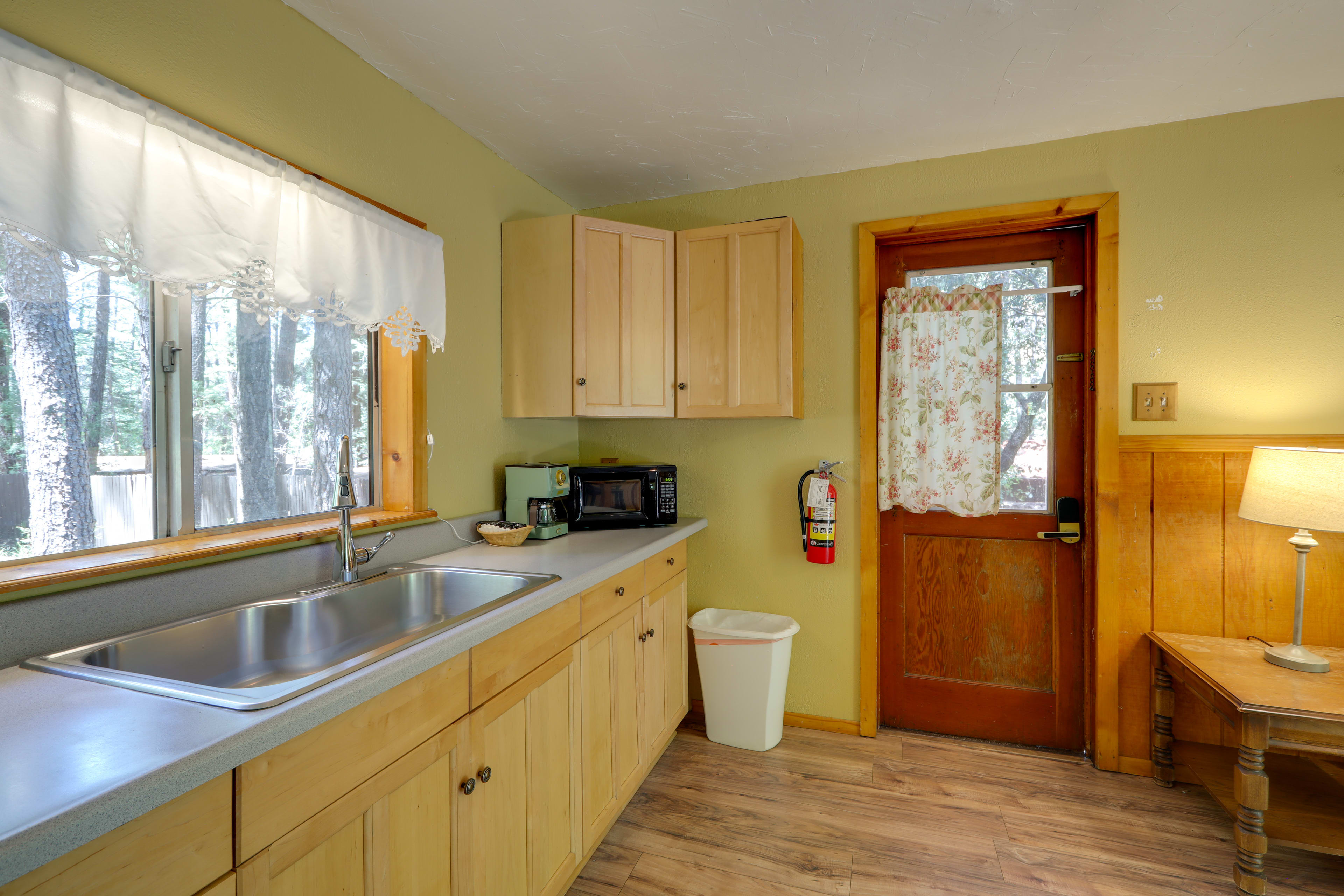 Kitchen | Keyless Entry | Drip Coffee Maker