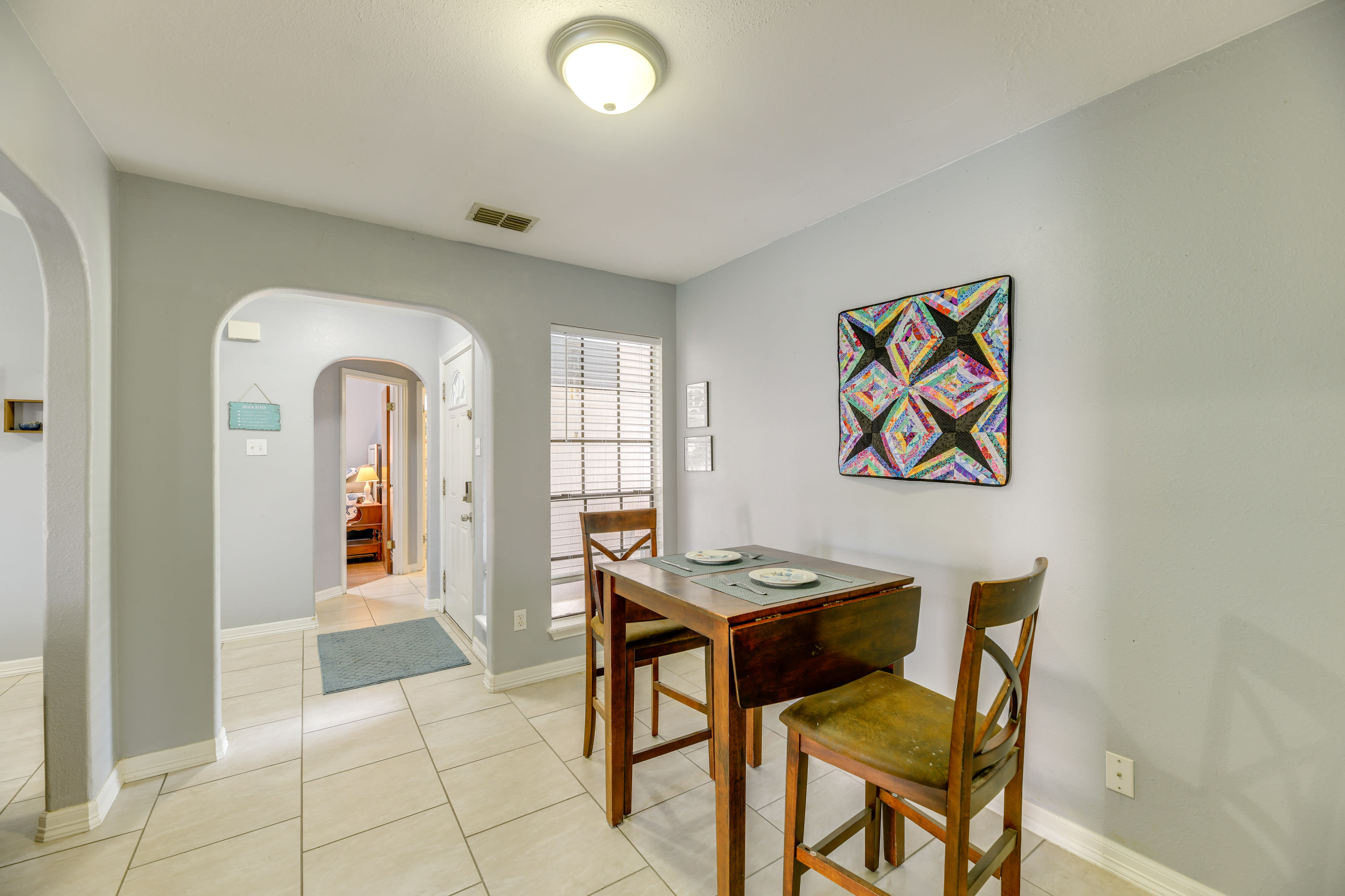 Dining Area | Dishware & Flatware Provided