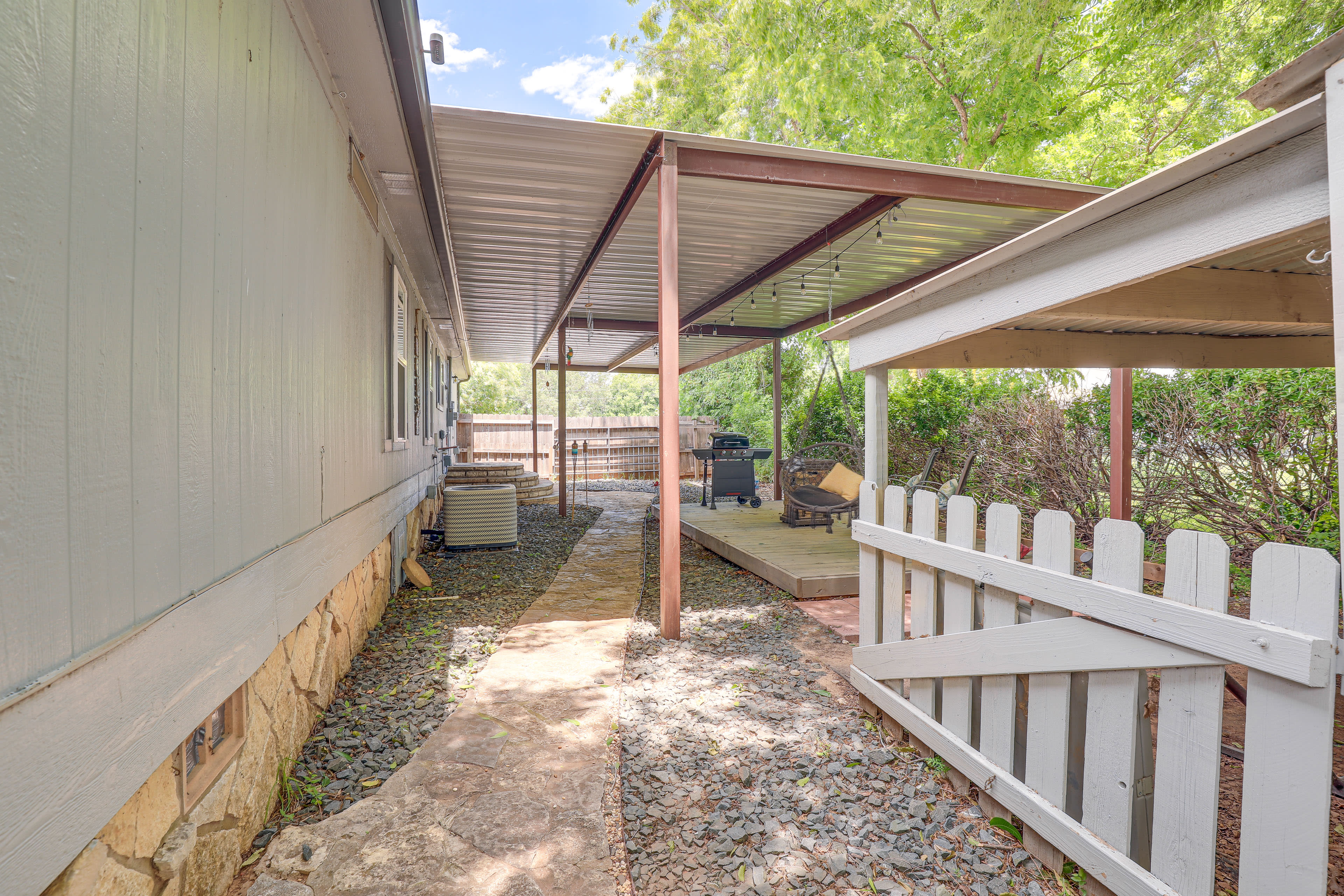 Covered Patio | Gas Grill | Seating