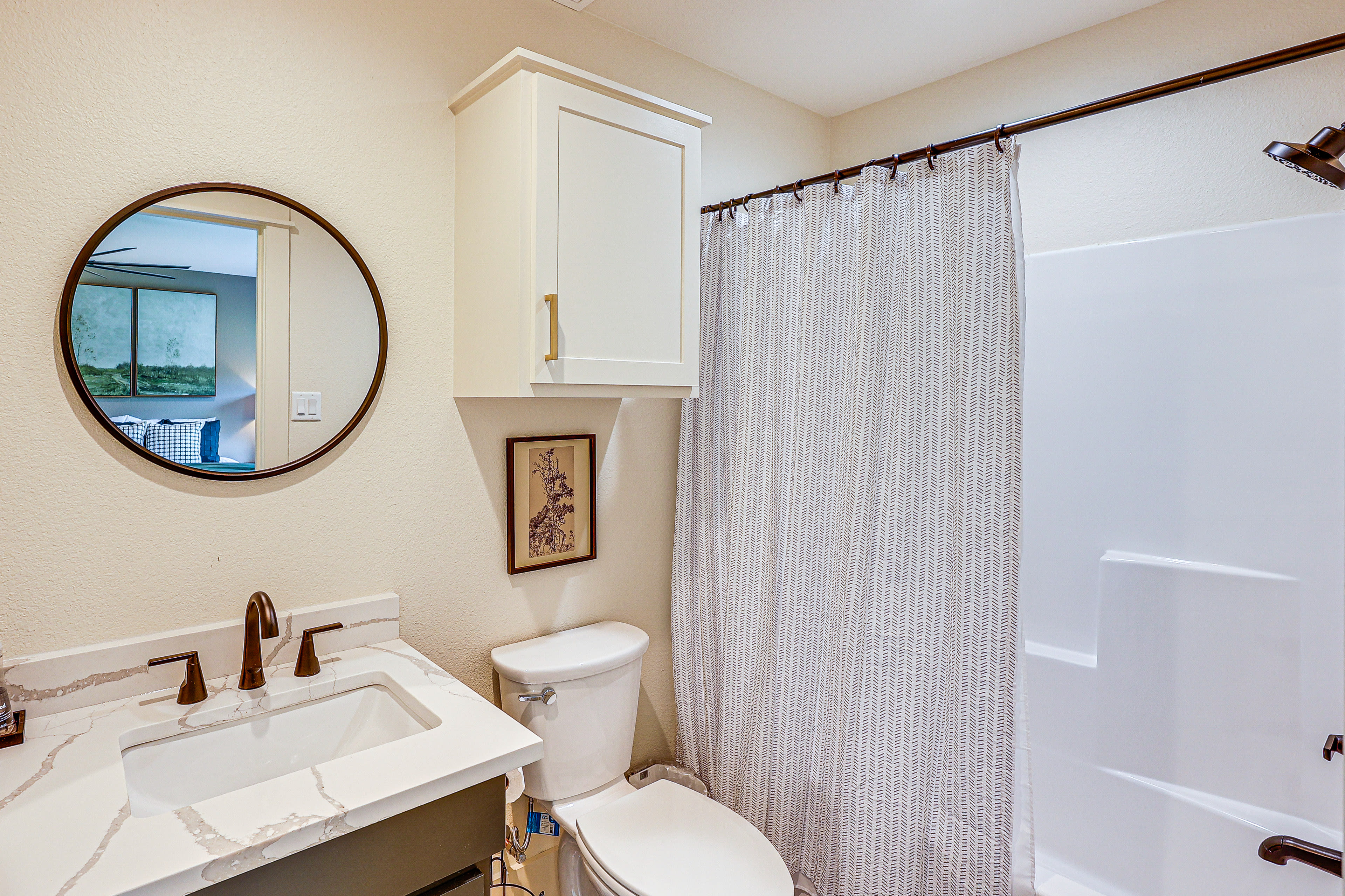 En-Suite Bathroom | 2nd Floor