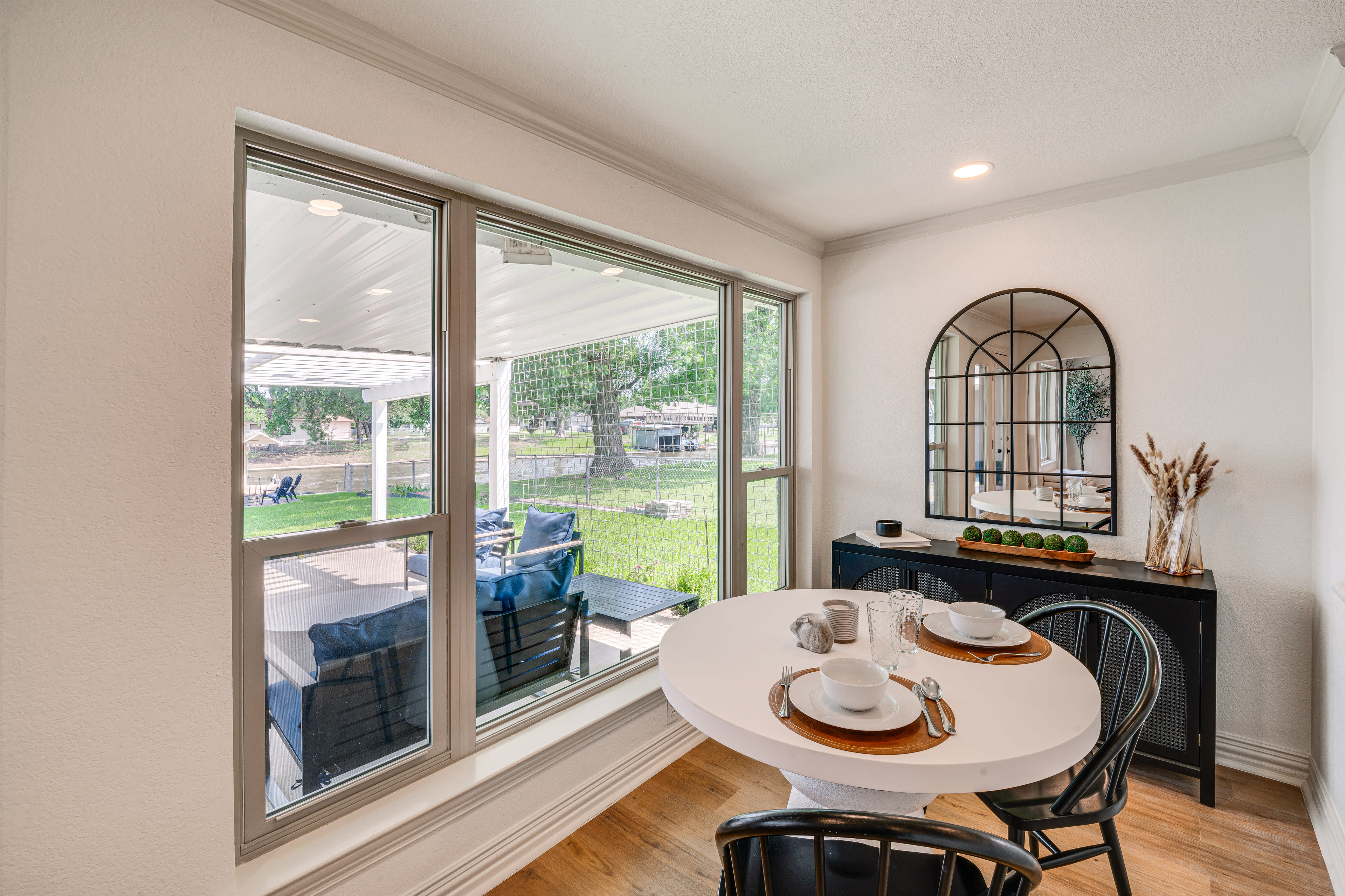 Additional Dining Area