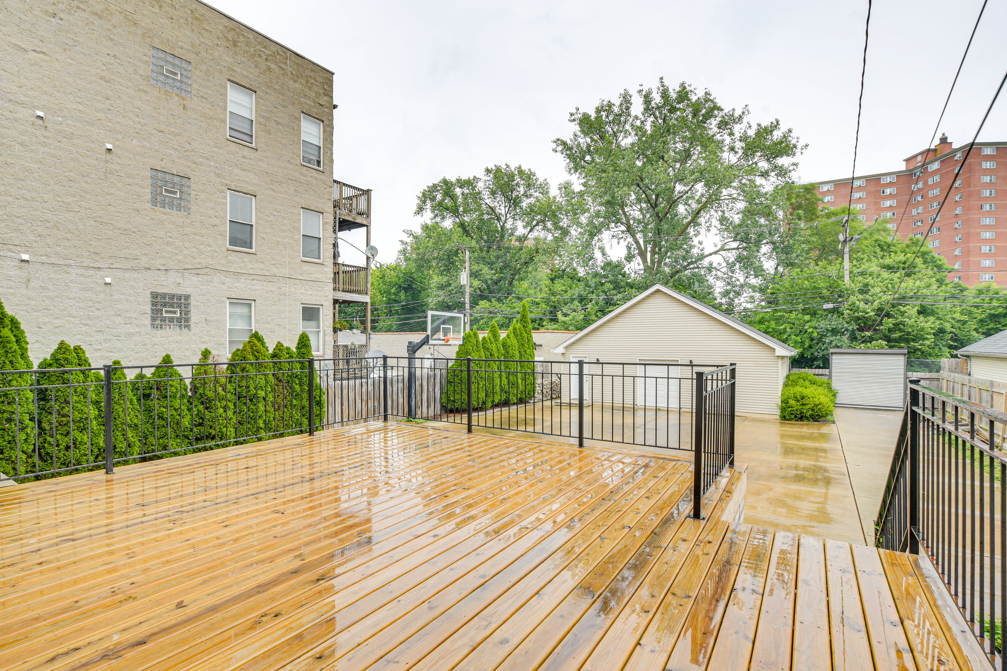 Deck | Basketball Hoop