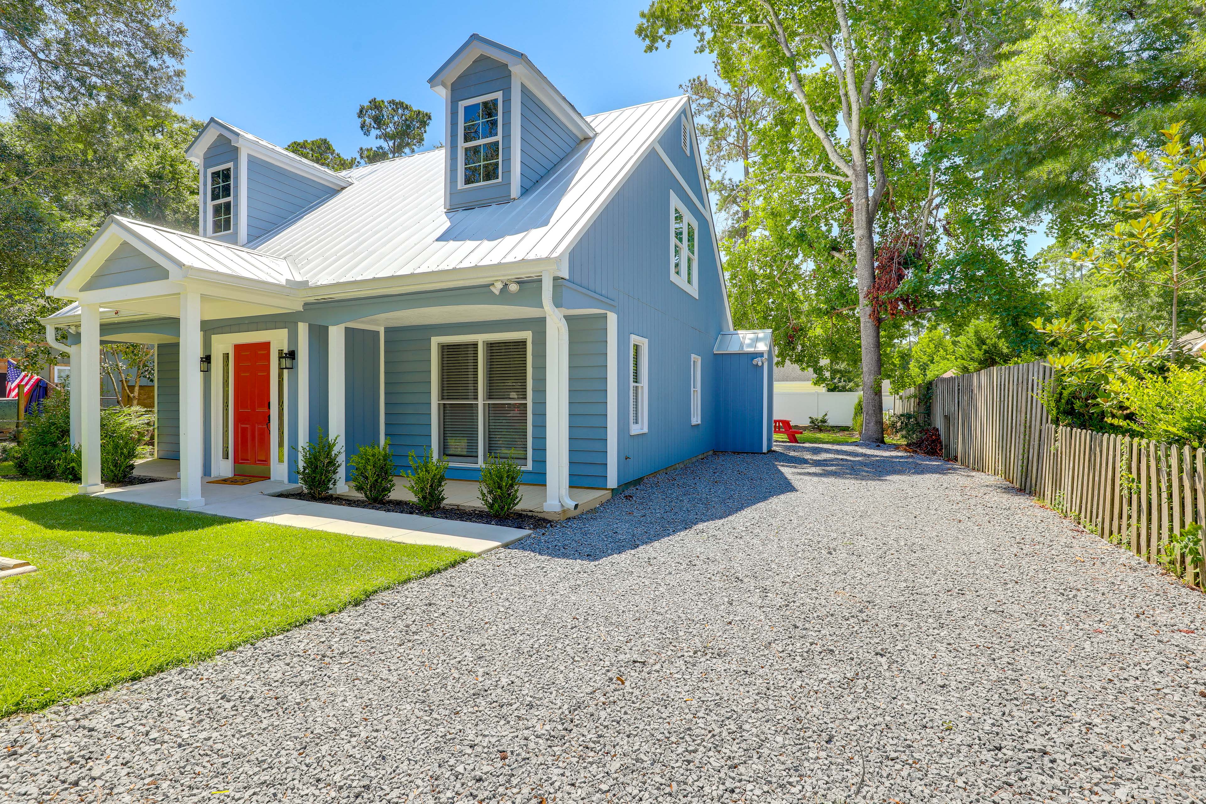 Pawleys Island | 3BR | 2BA | 1,800 Sq Ft | Step-Free Entry