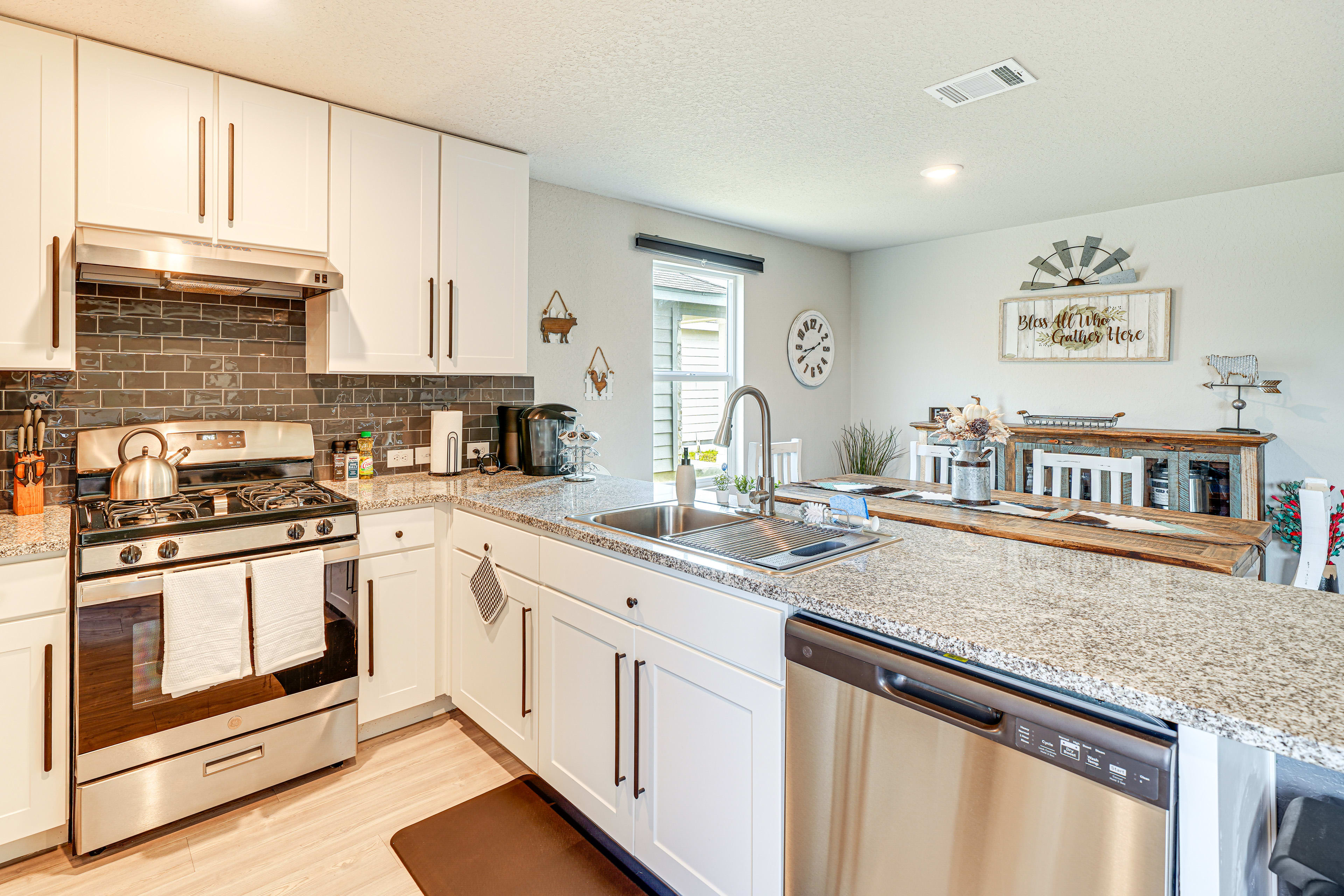 Kitchen | Dishwasher | 1st Floor