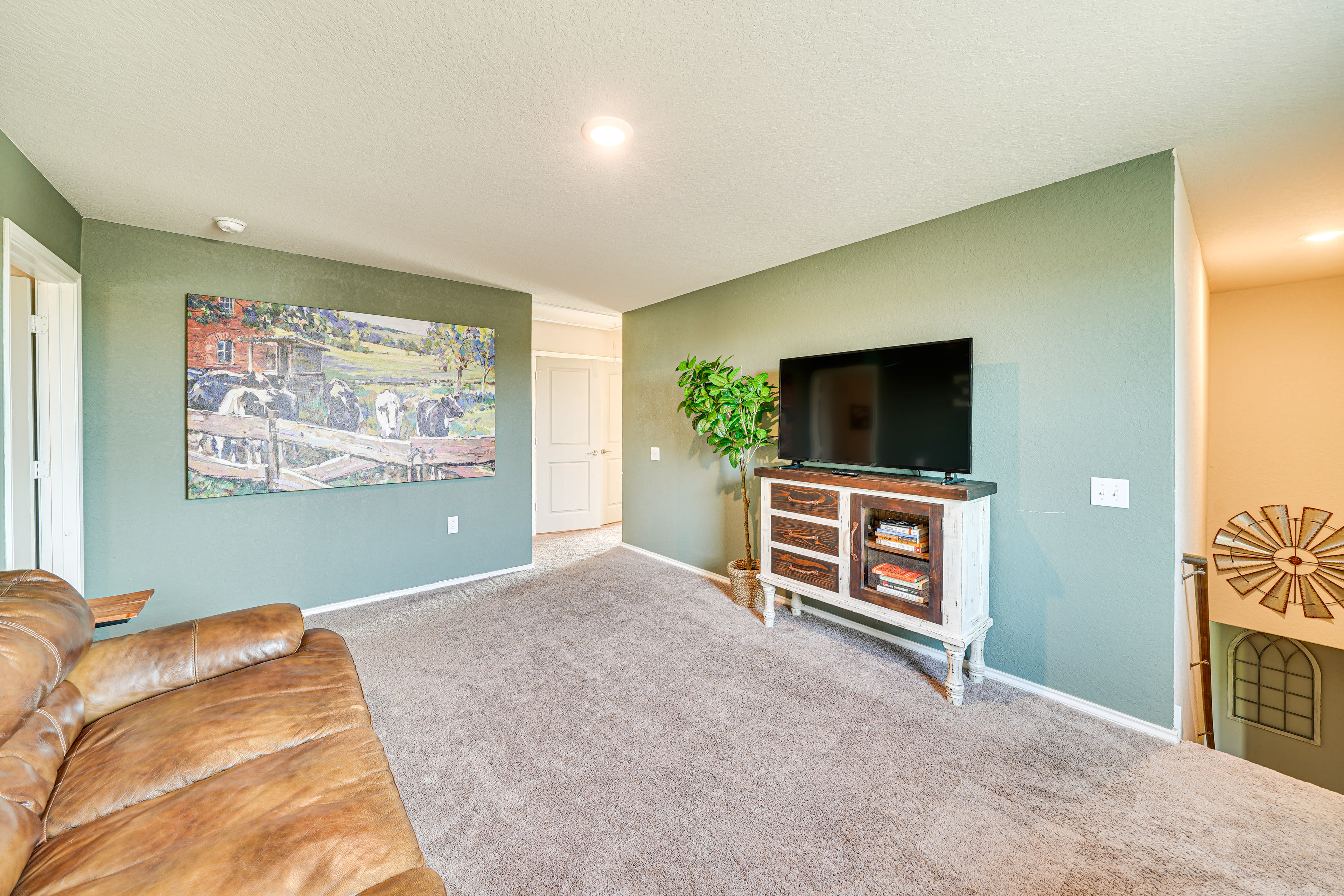 Loft Living Room | Desk | Smart TV | 2nd Floor