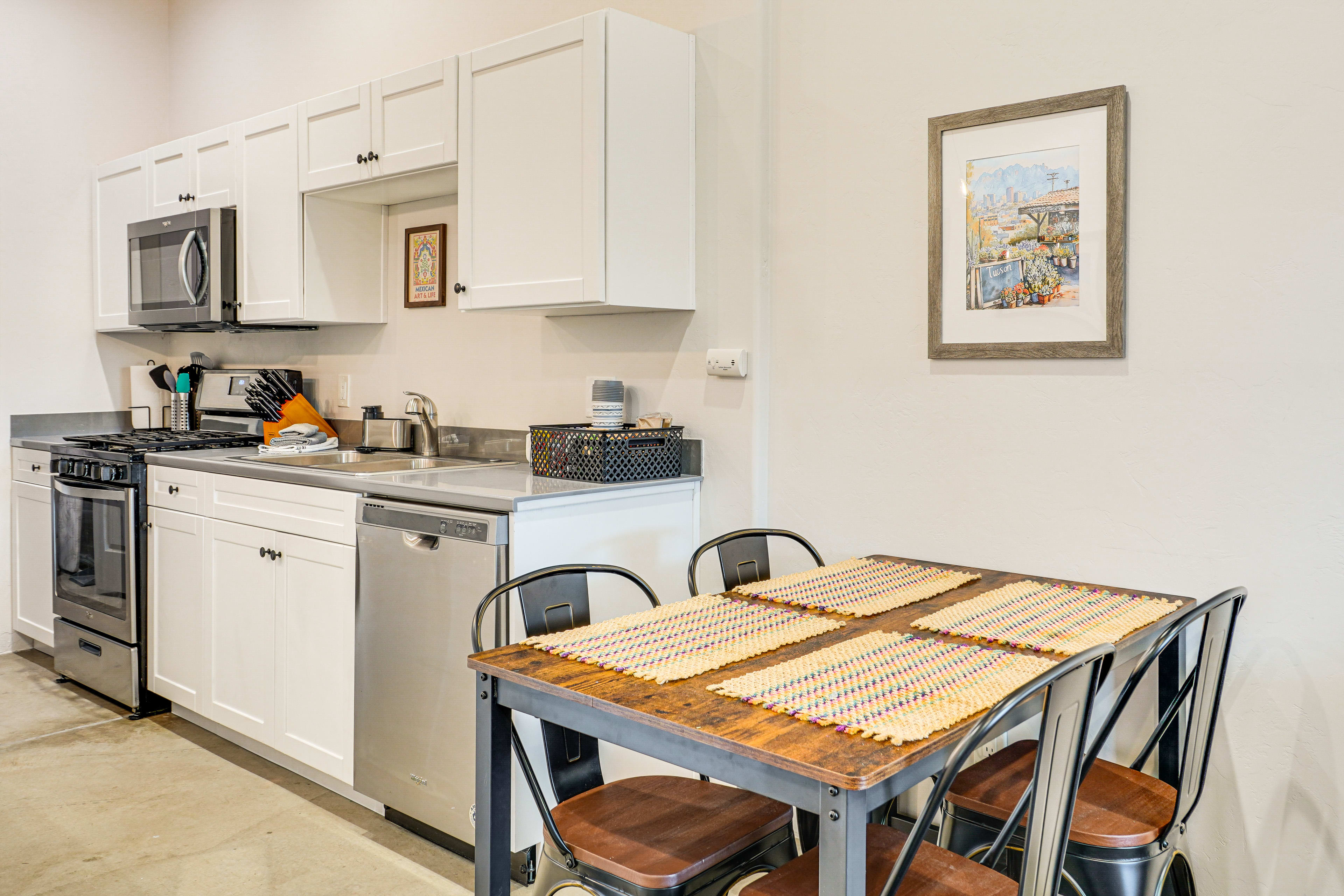 Dining Area | Dishware & Flatware