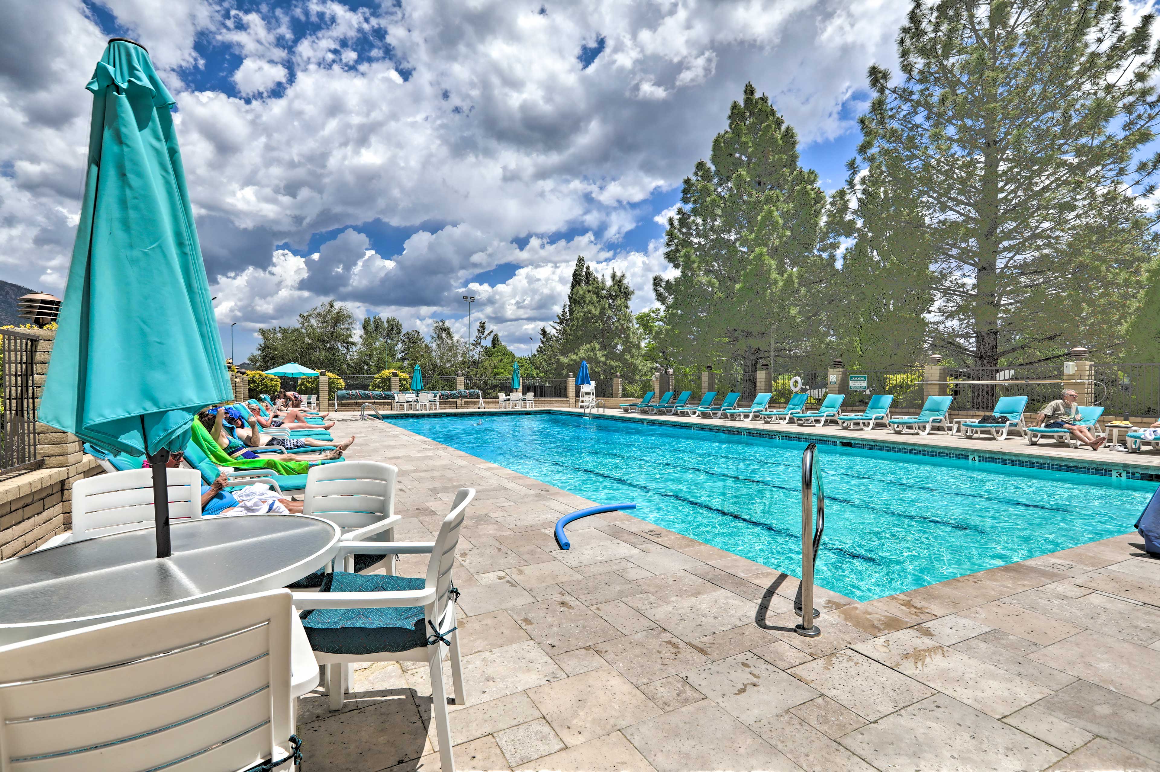 Continental Country Club | Community Pool