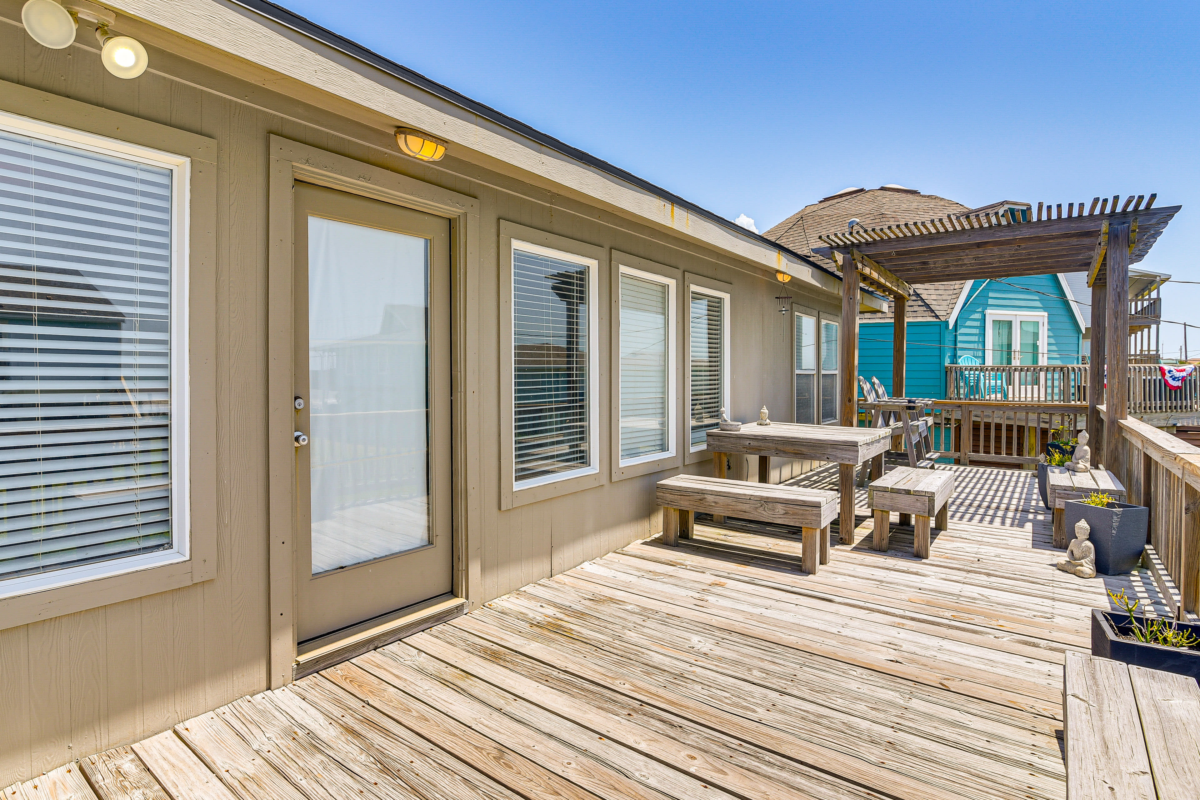 Rear Deck | Outdoor Dining