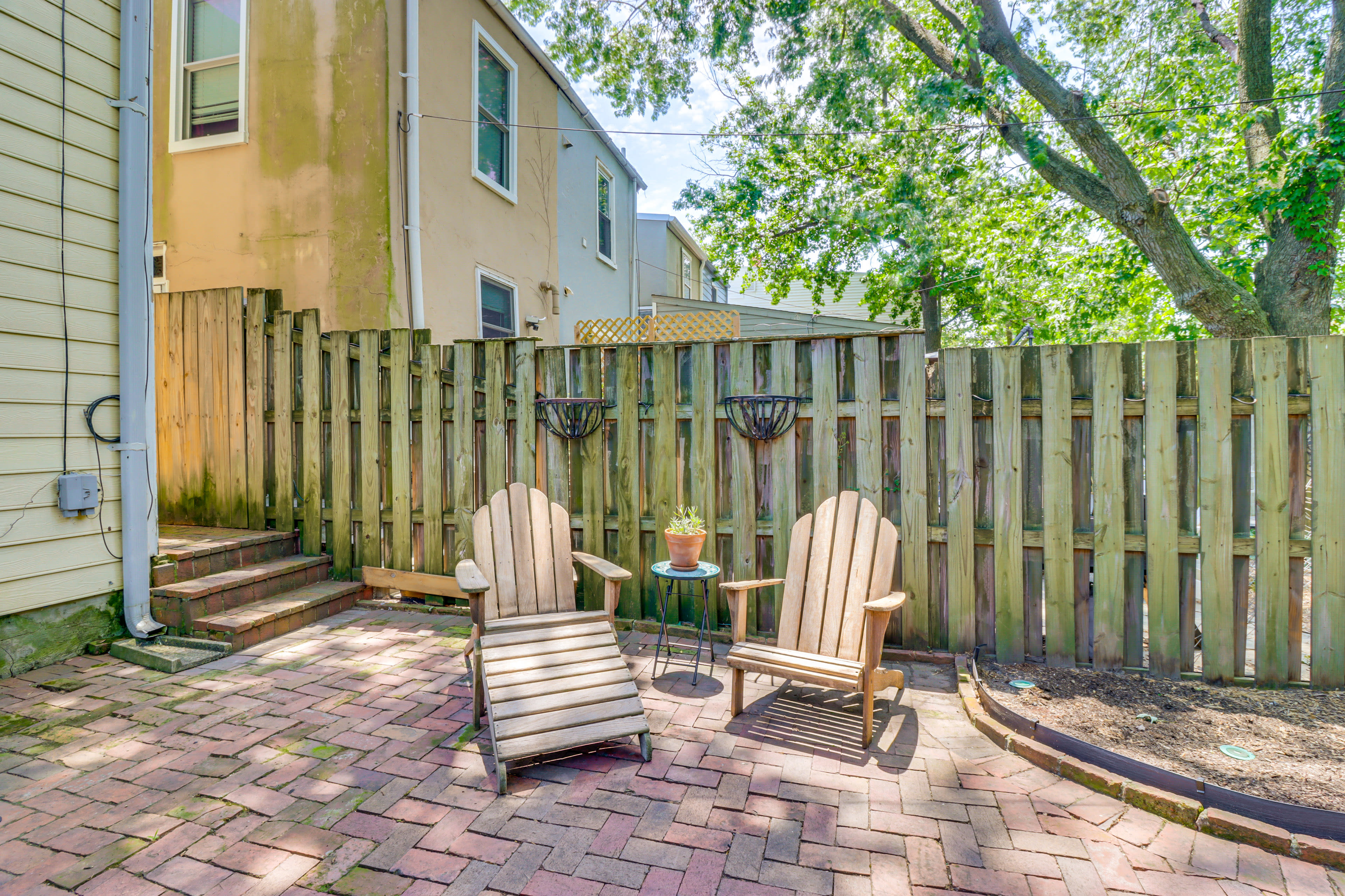 Patio | Outdoor Seating