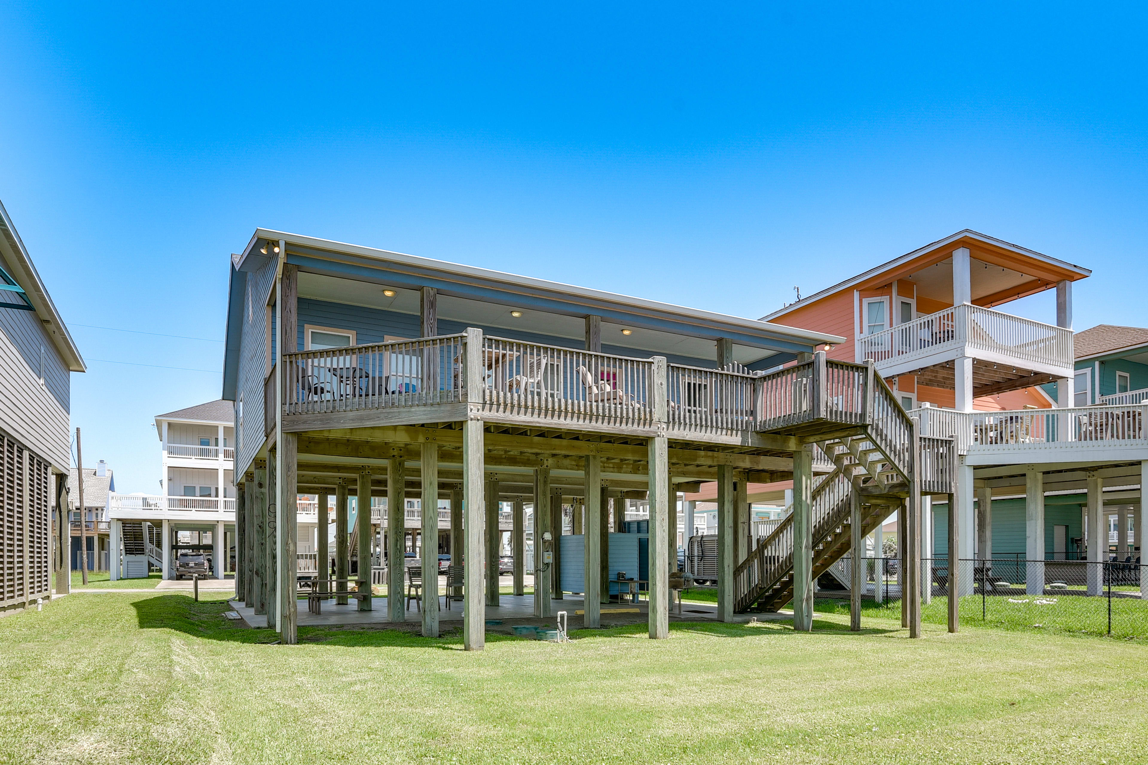 Crystal Beach Vacation Rental | 3BR | 2BA | 1,280 Sq Ft | Stairs Required