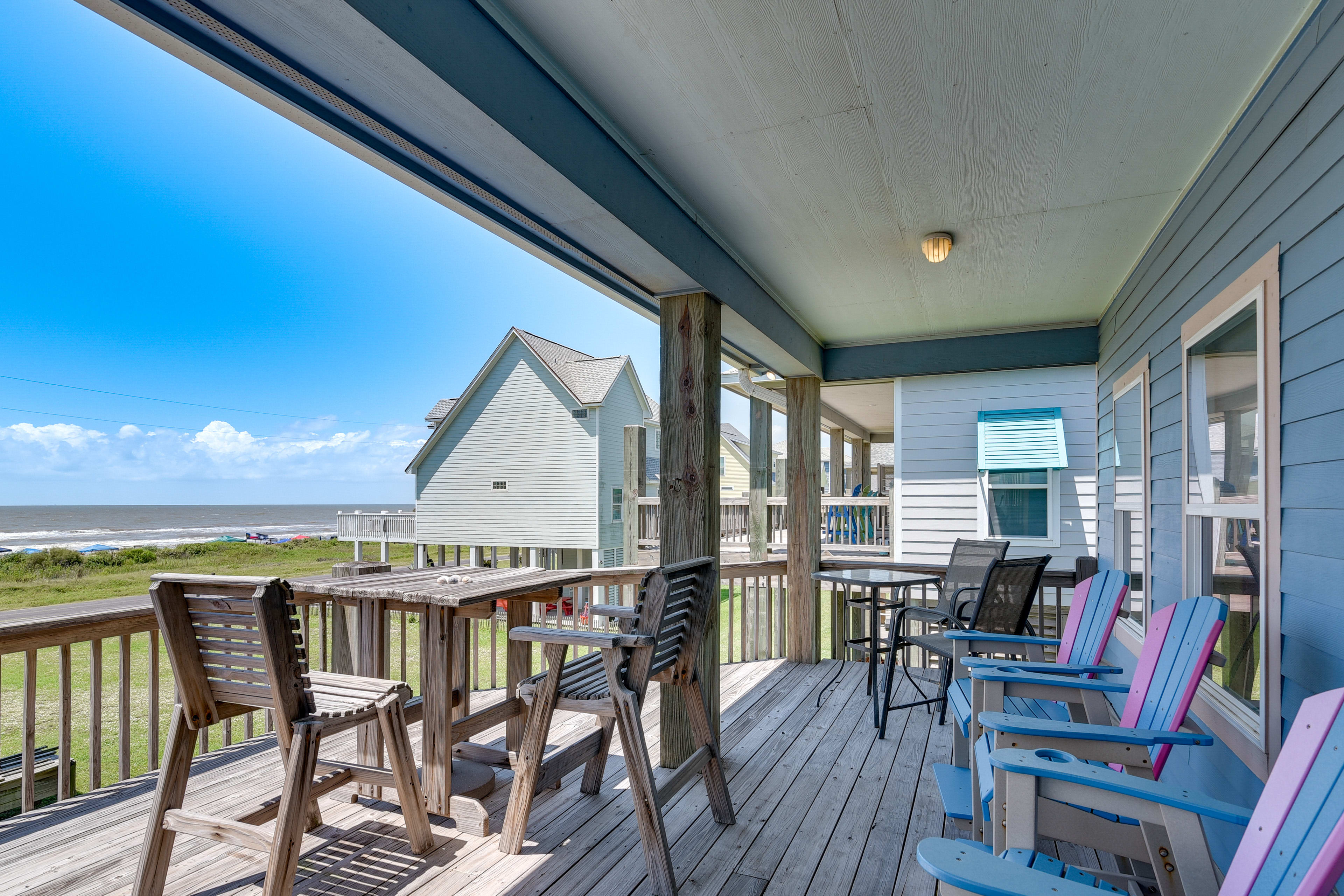 Deck | Outdoor Dining Area | Grill