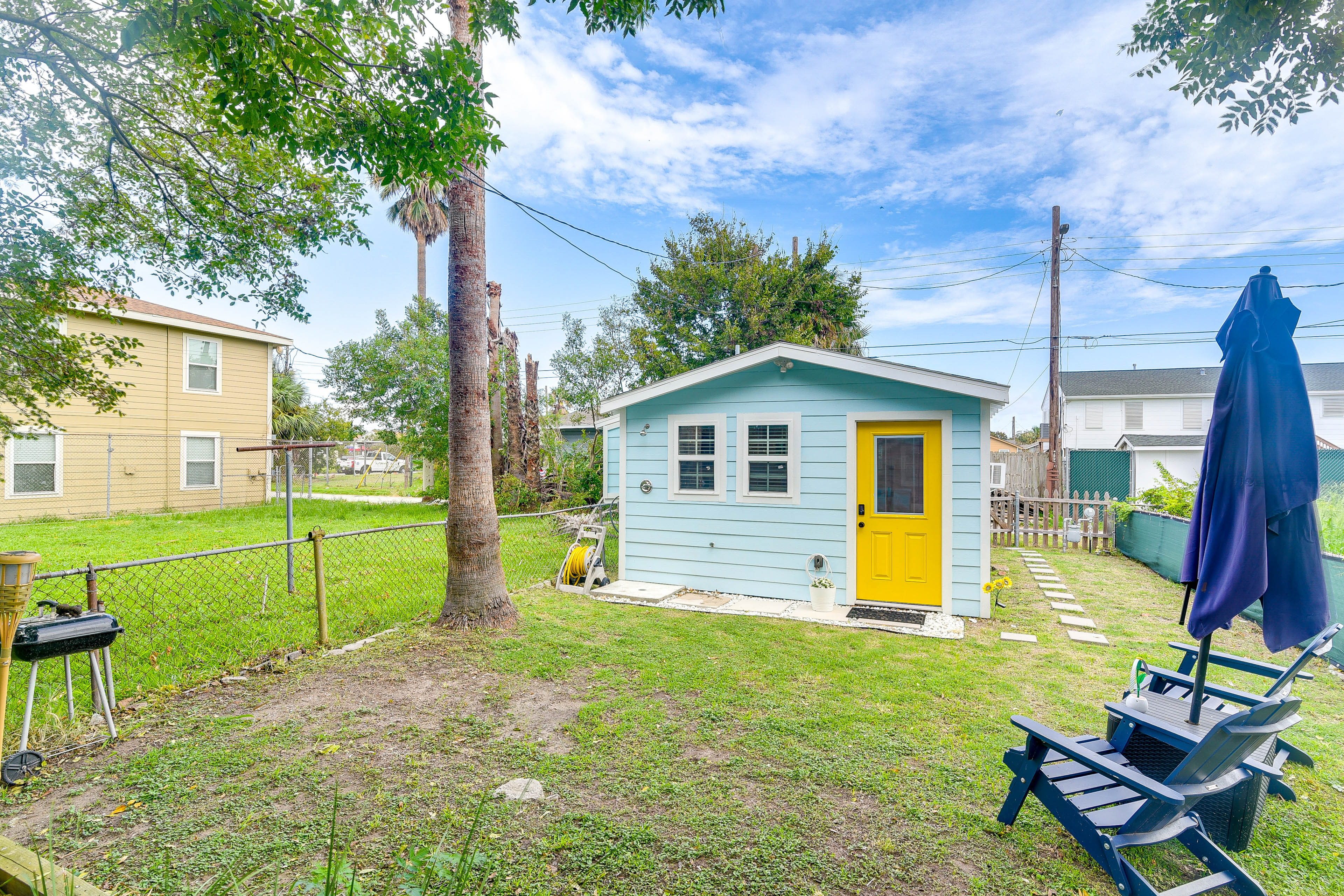 Galveston Vacation Rental | Studio | 1BA | Half Step to Enter | 250 Sq Ft