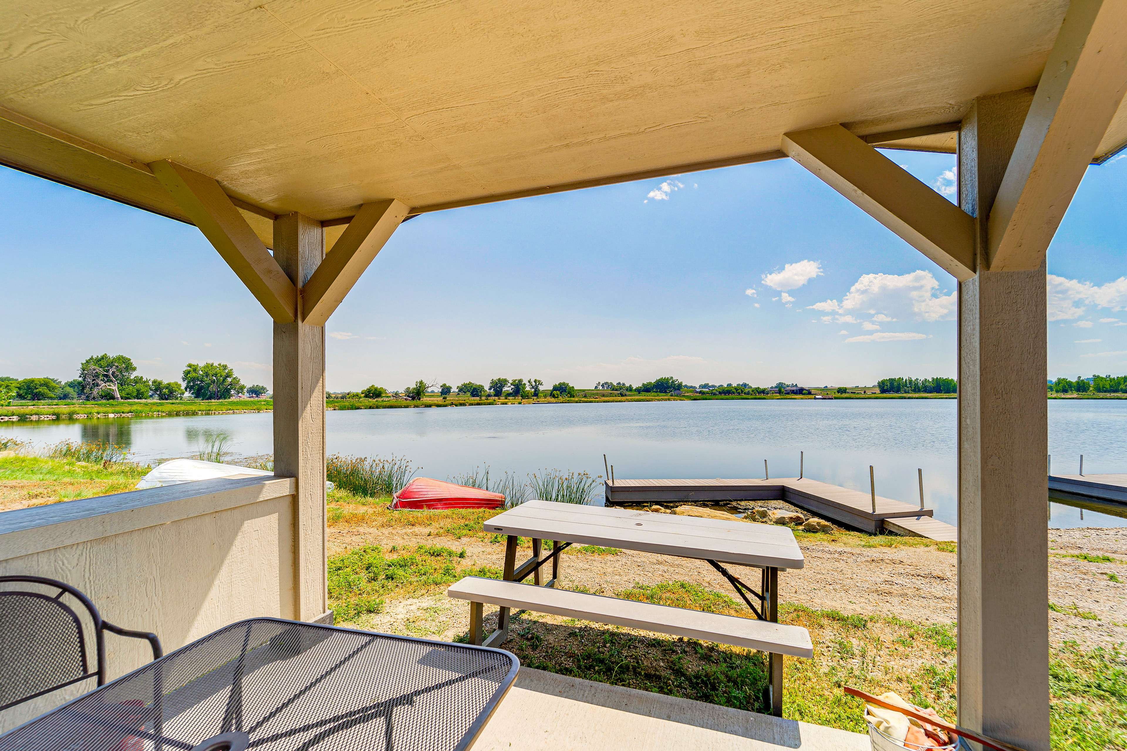 Shared Outdoor Space | Dock | Picnic Table