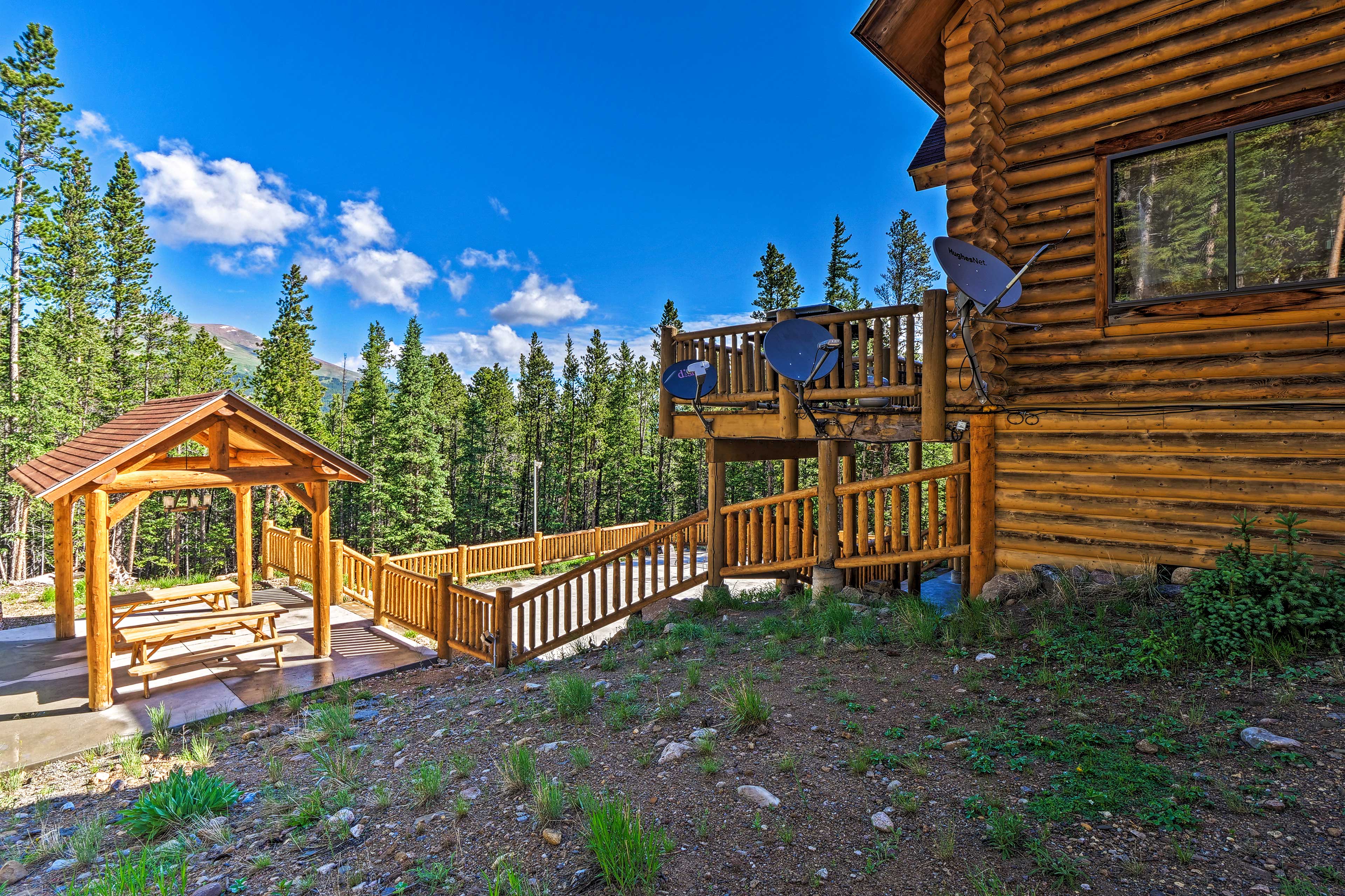 Expansive Alma Cabin w/ Hot Tub & Mountain Views! Fairplay, CO Evolve