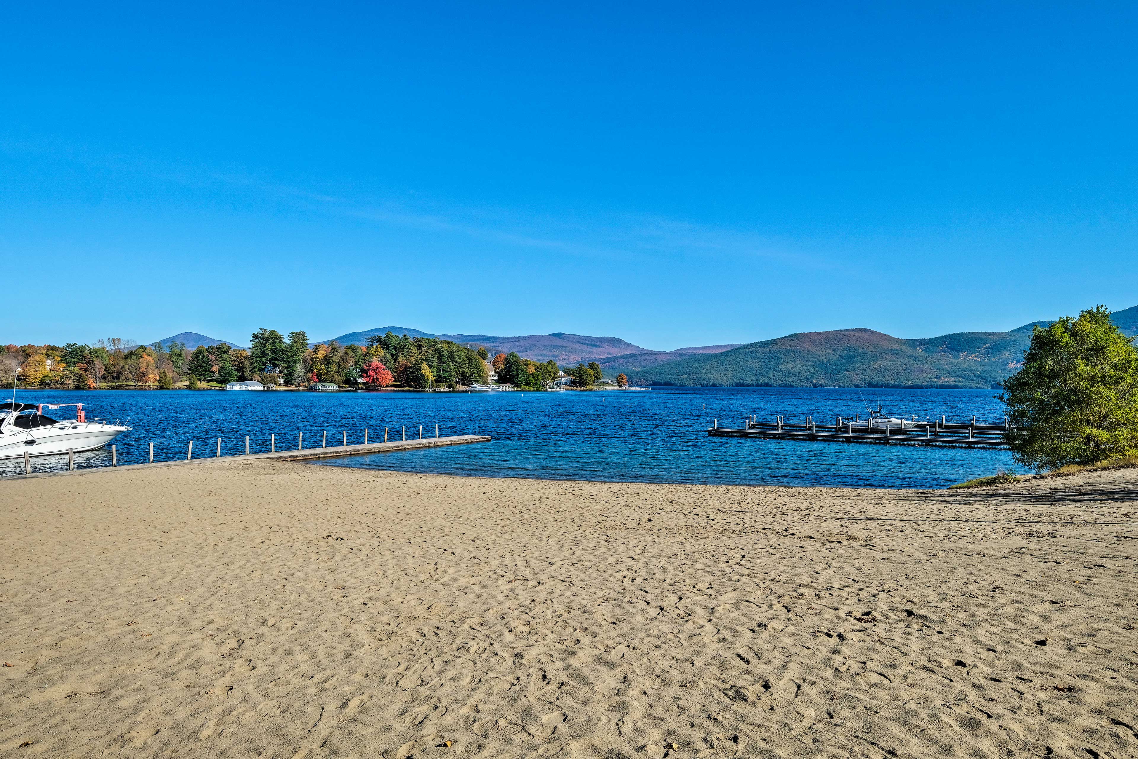 Bolton Landing Cottage with Deck Walk to Beach! Evolve