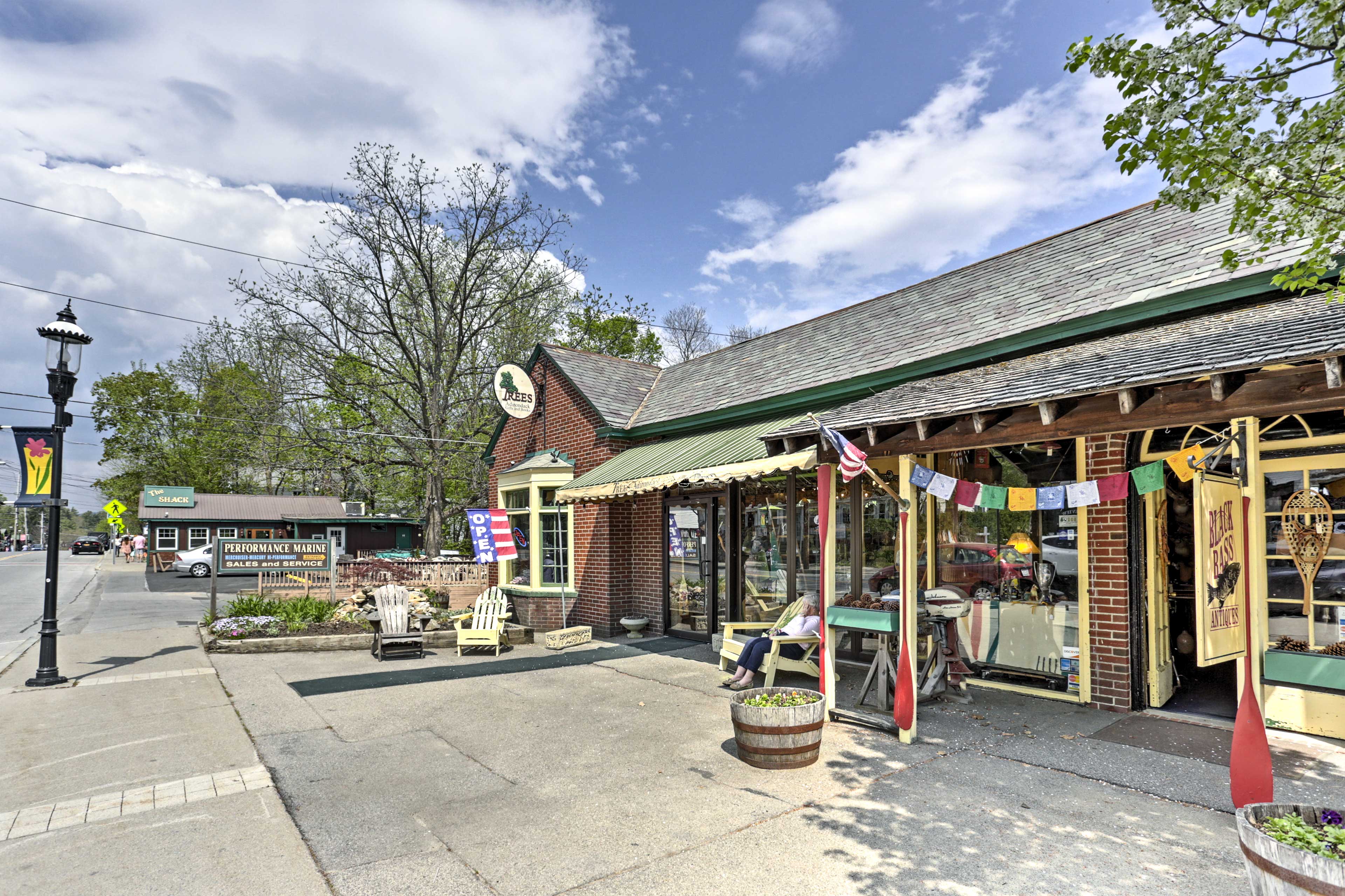Bolton Landing Cottage with Deck Walk to Beach! Evolve