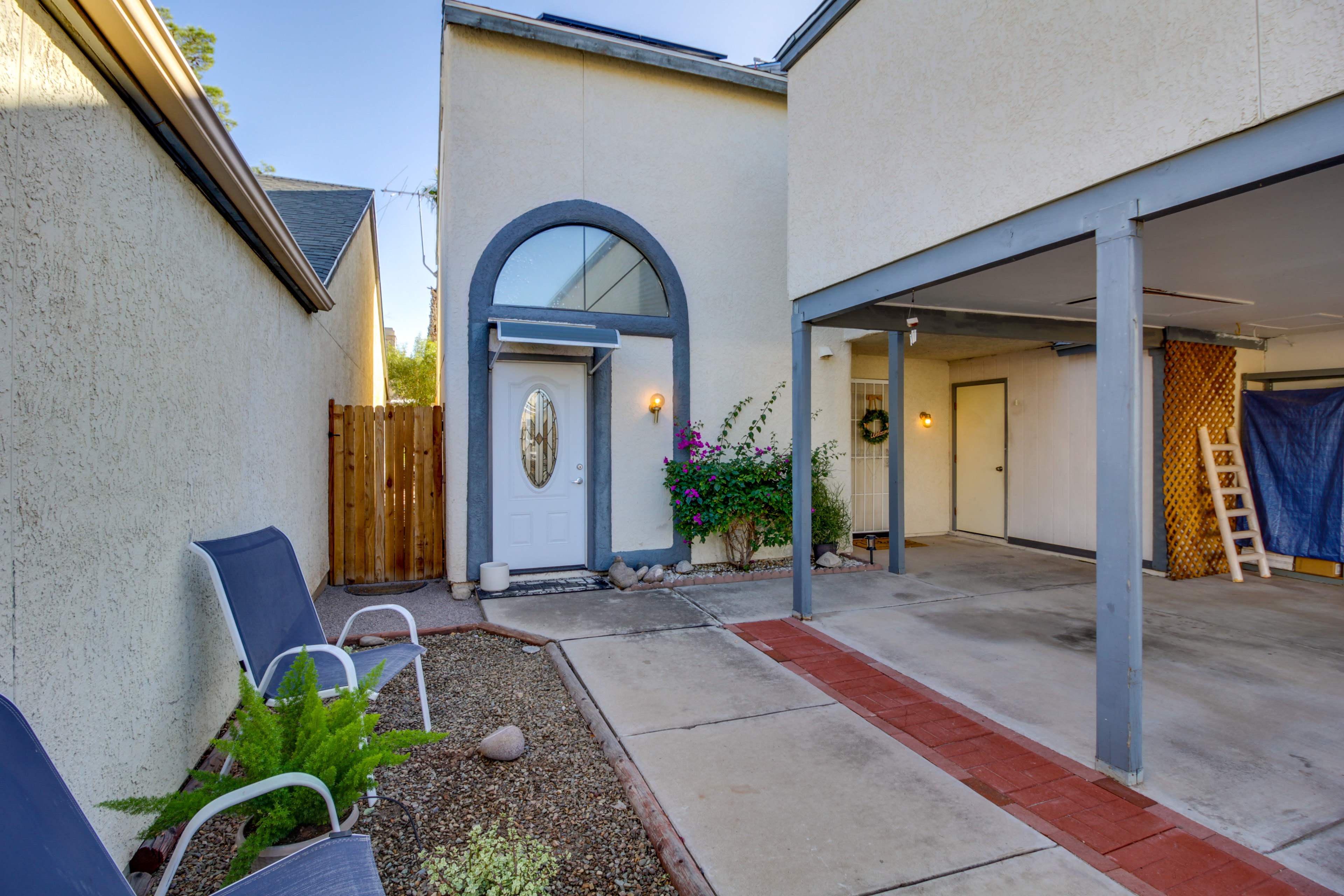 DogFriendly Tucson Home w/ Patio & Hot Tub Evolve