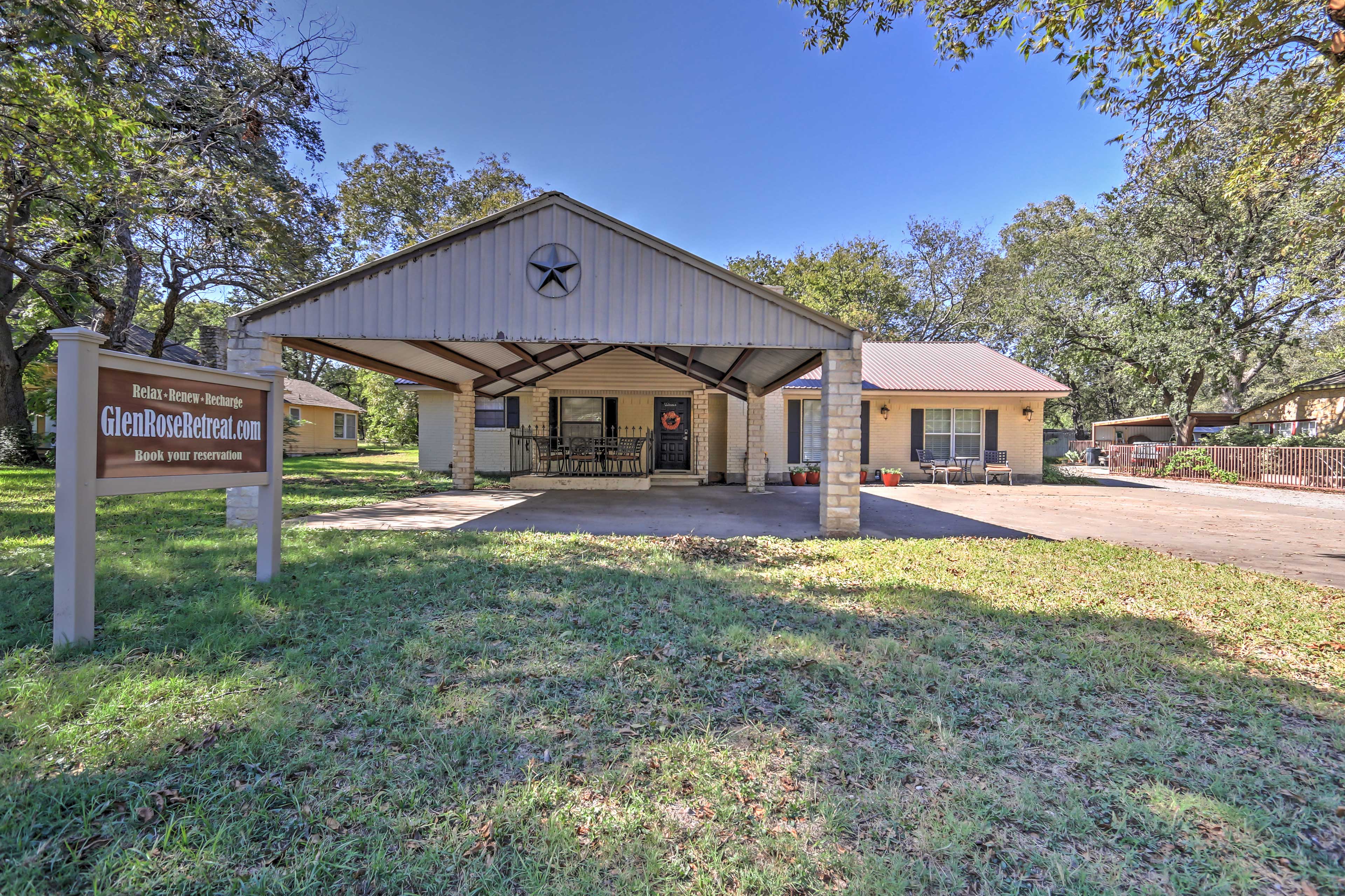 Glen Rose Ranch House Walk to Downtown! Evolve