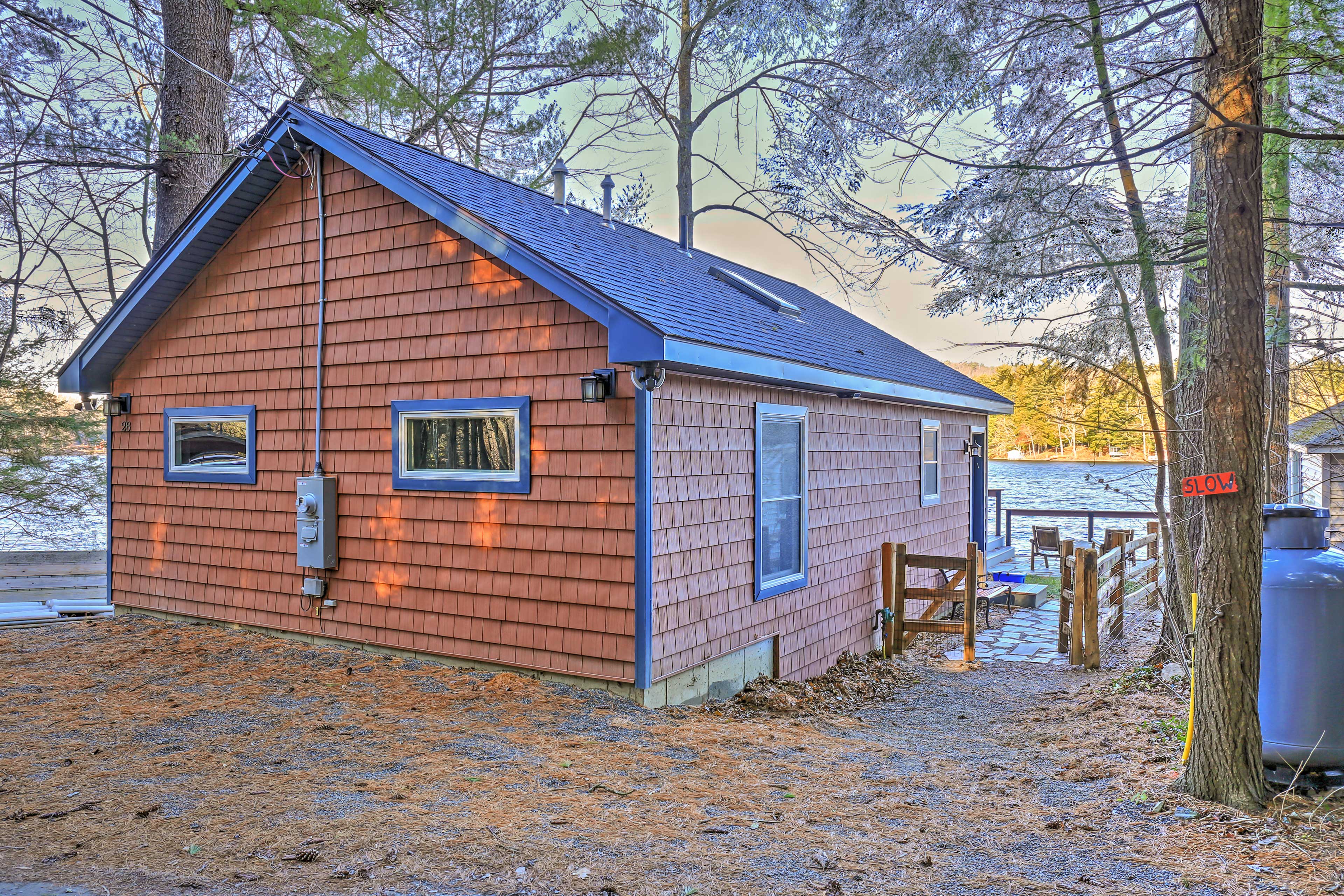 Waterfront Cottage 10 Min to Great Barrington! New Marlborough, MA