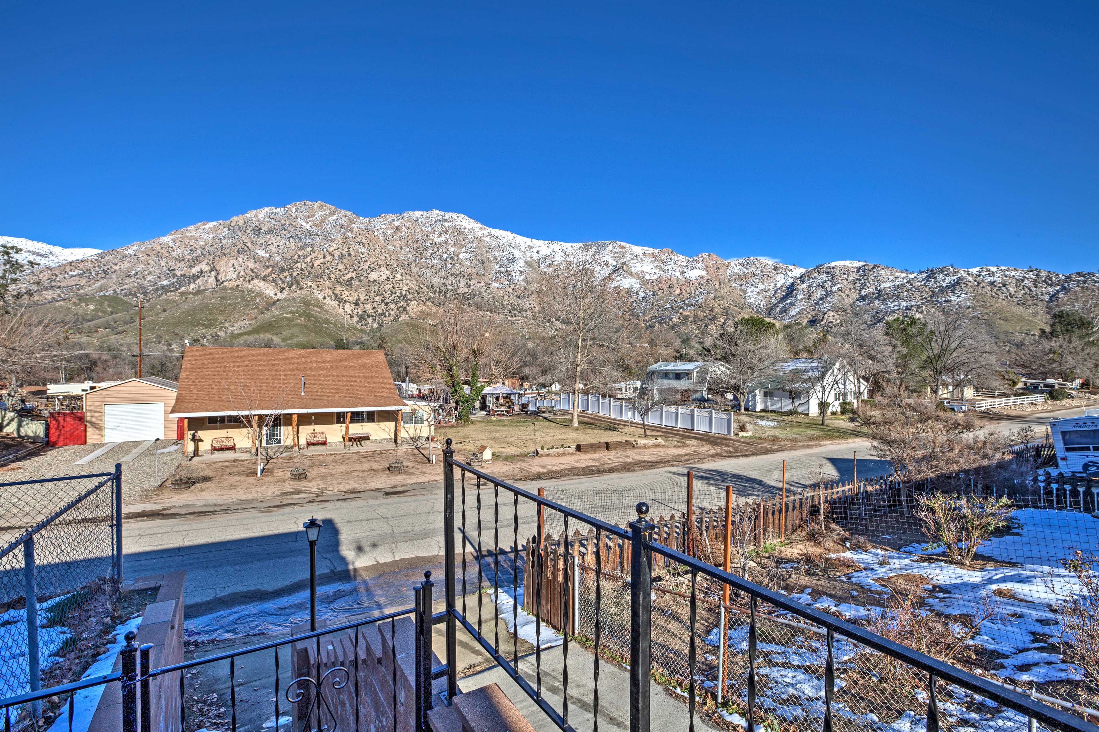 Scenic Kernville Home Walk to Downtown & River! Evolve