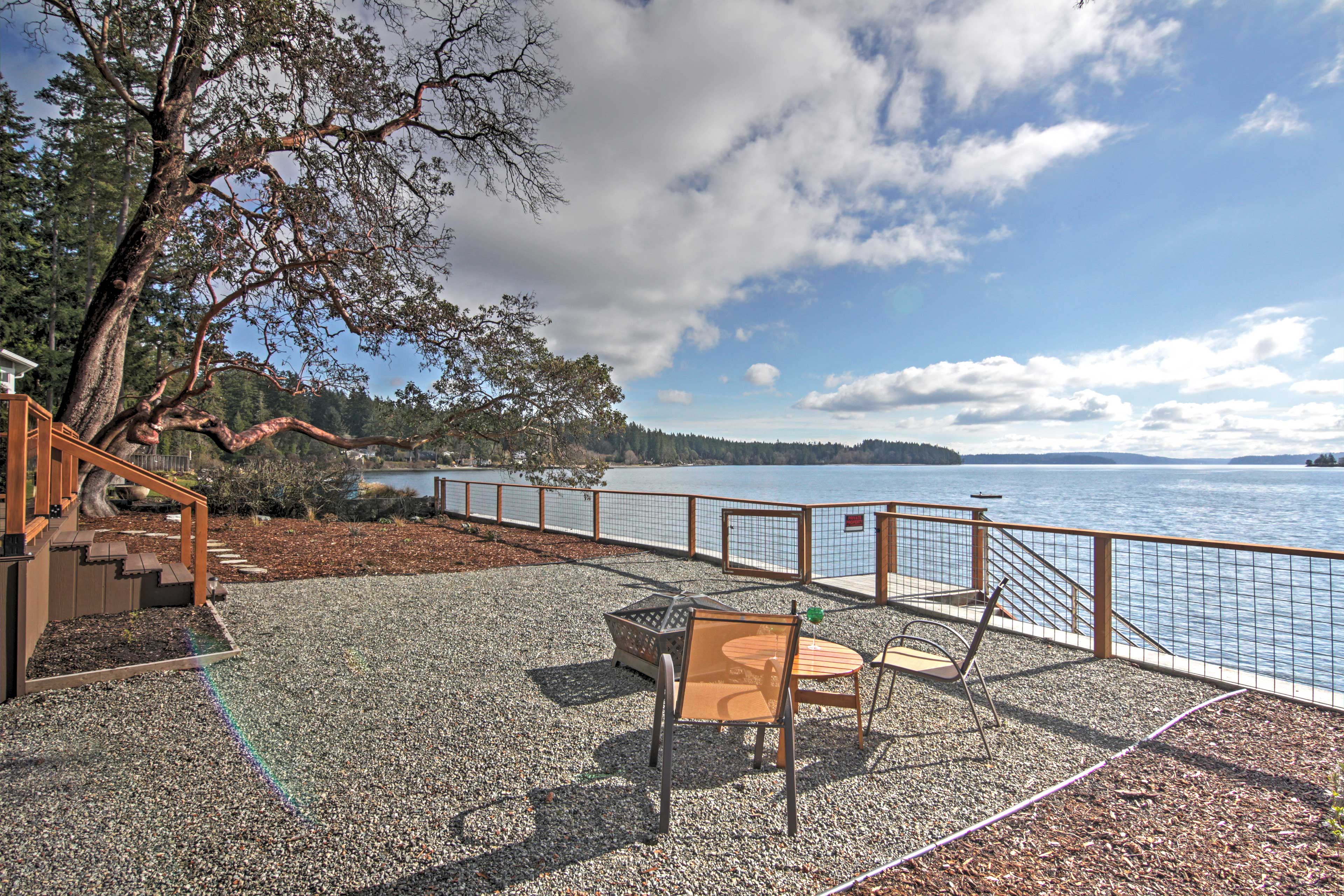Poulsbo Waterfront Home on Liberty Bay! Evolve