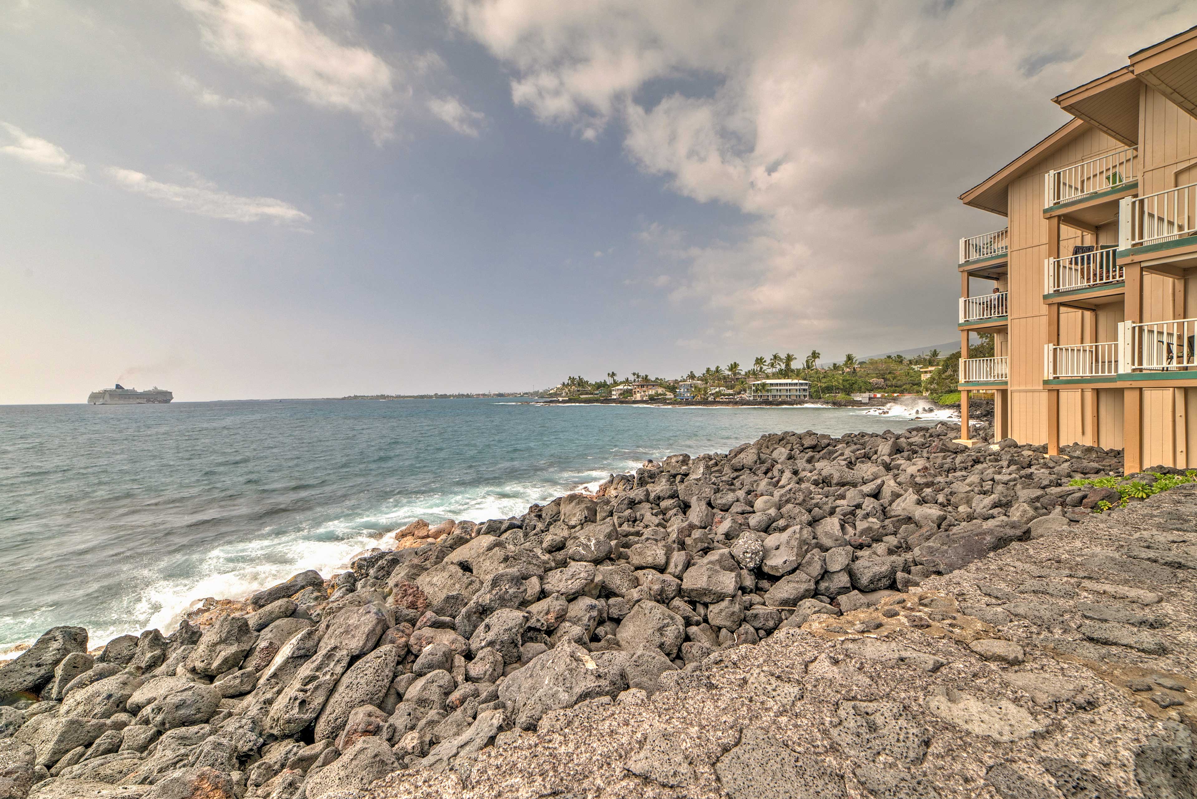 Oceanfront KailuaKona Townhome w/ Pool & Views! Evolve