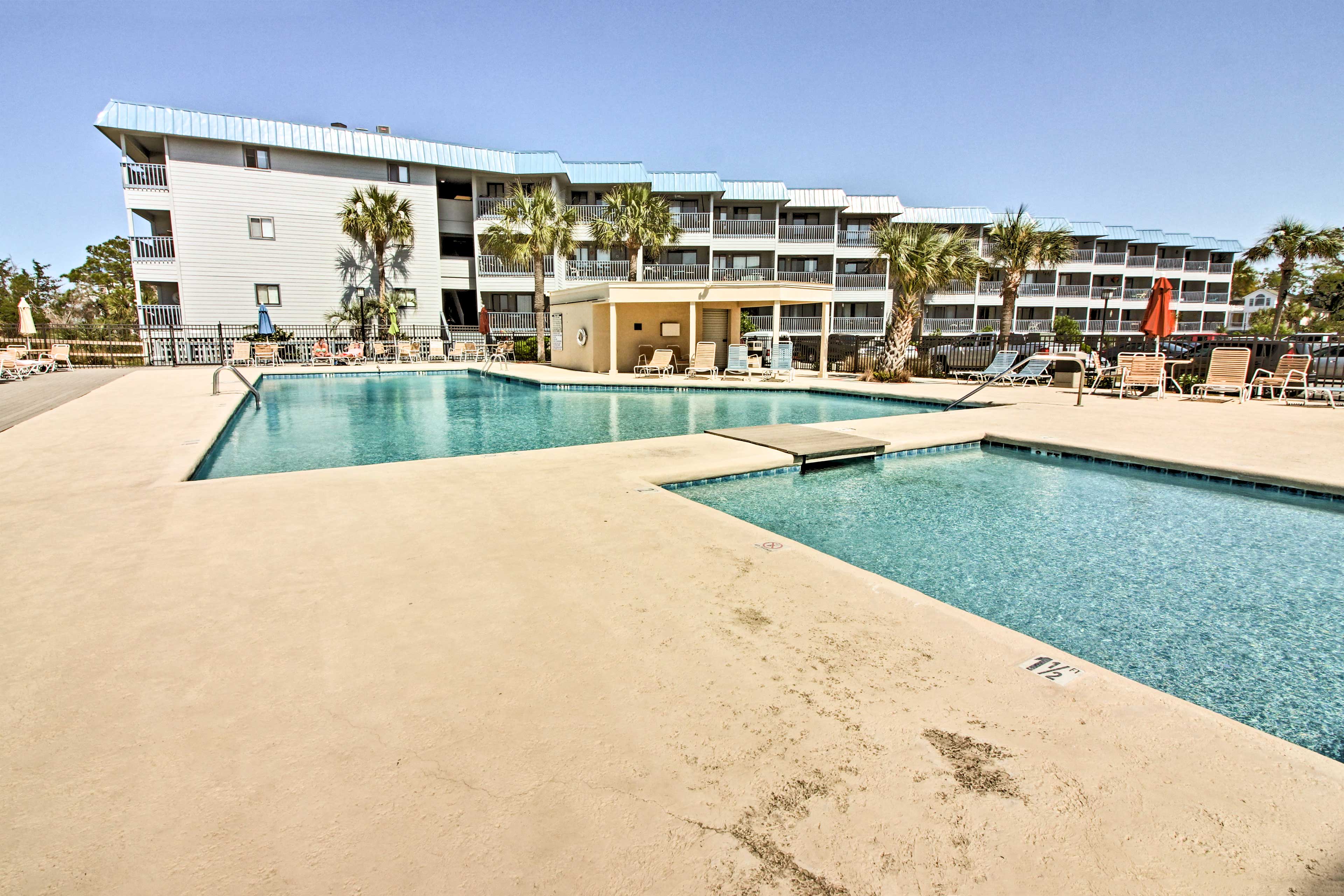 Breezy Tybee Island Condo 100 Yards from Beach! Evolve