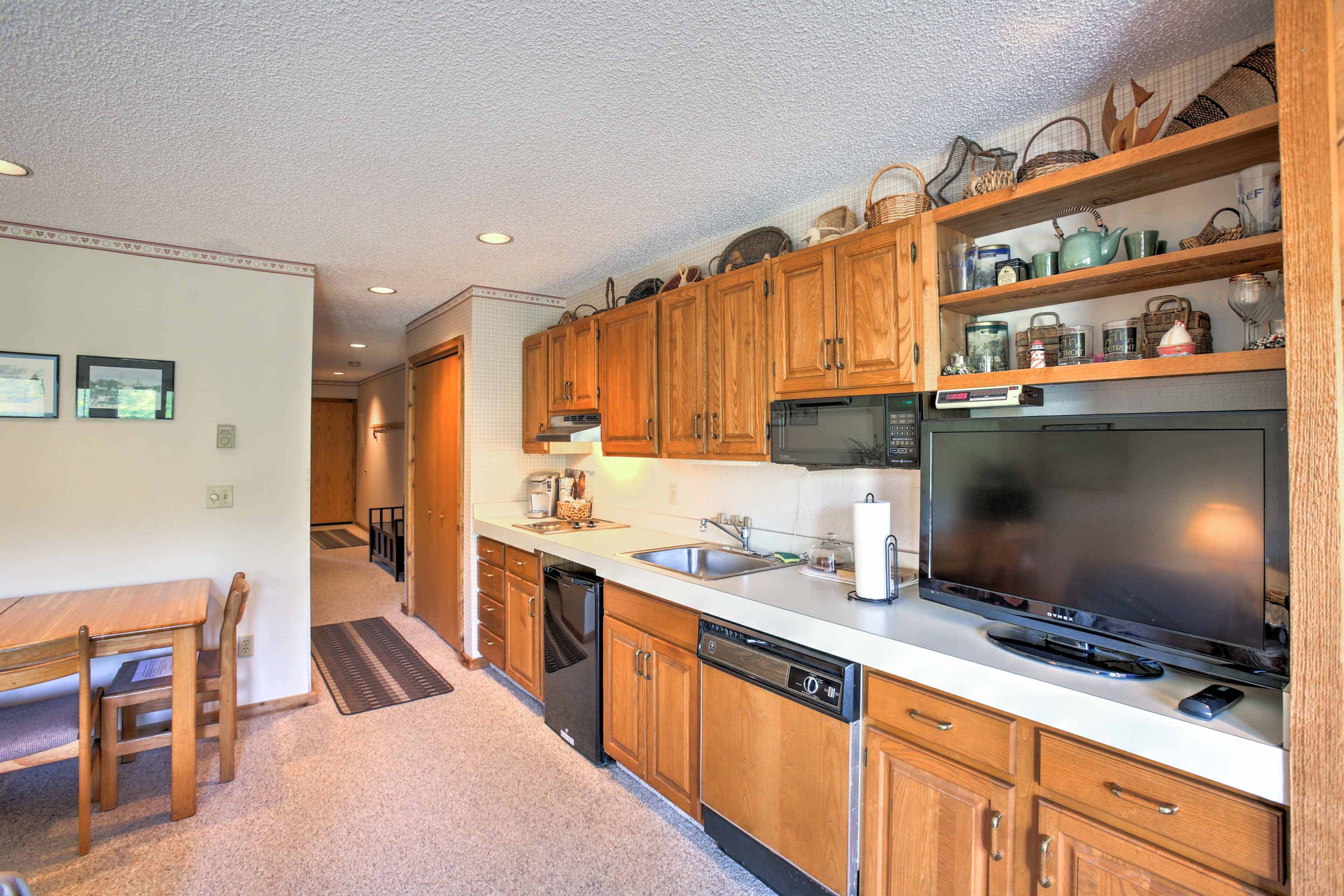 Condo on 1st Green w/ Deck at Schuss Mountain! Evolve