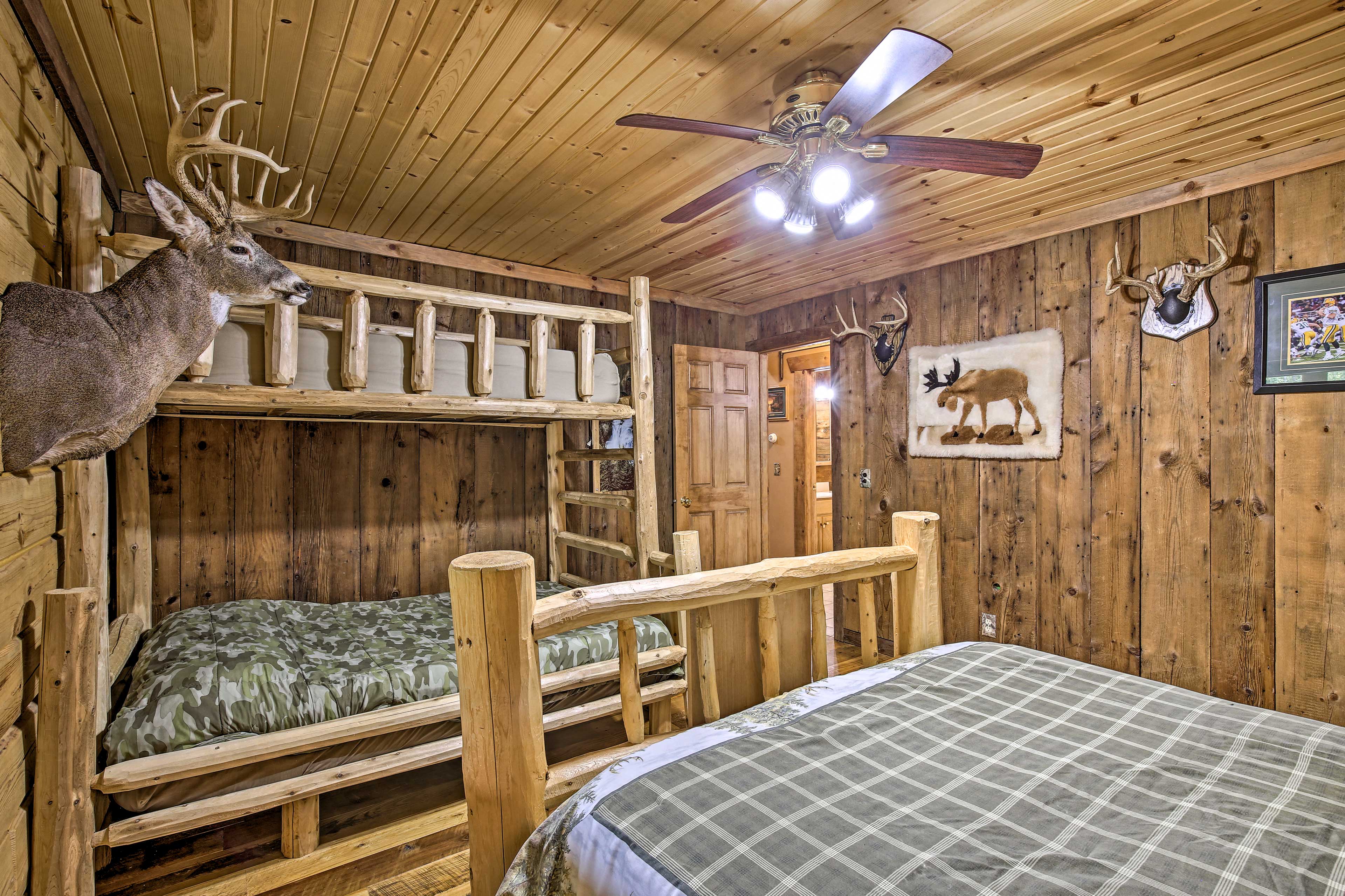 Scenic Cabin on 2 Acres Near Lake Marina! Evolve