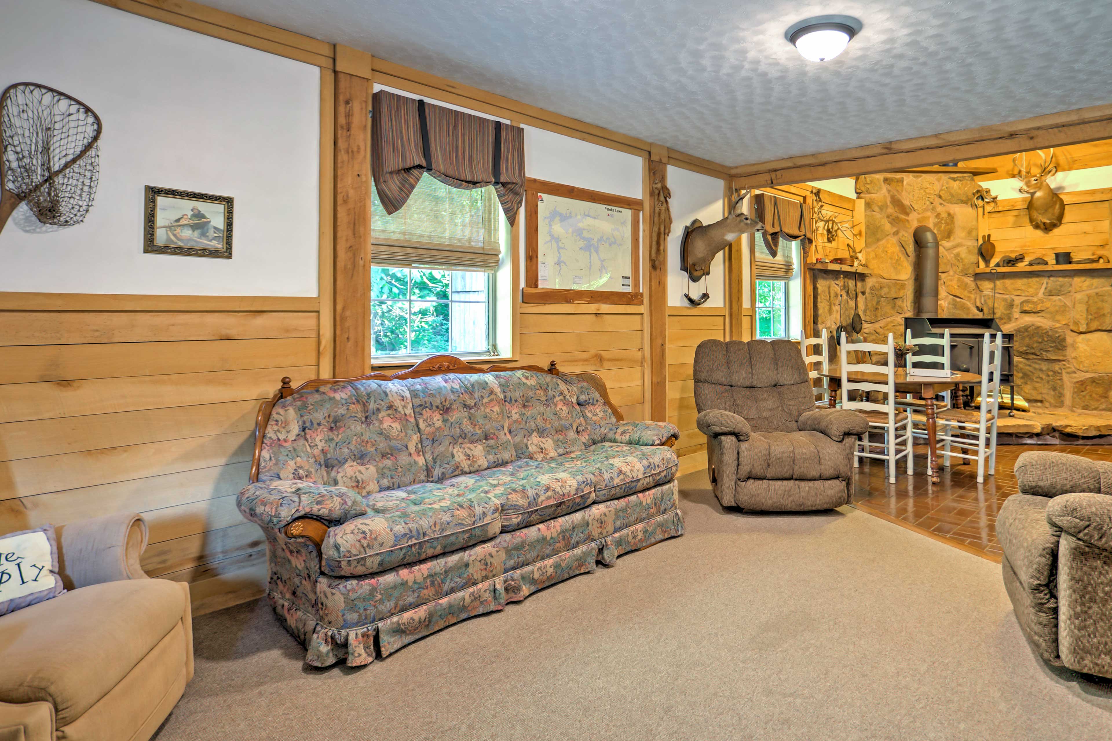 Rustic Taswell Cabin Grill + Walk to Patoka Lake! Evolve