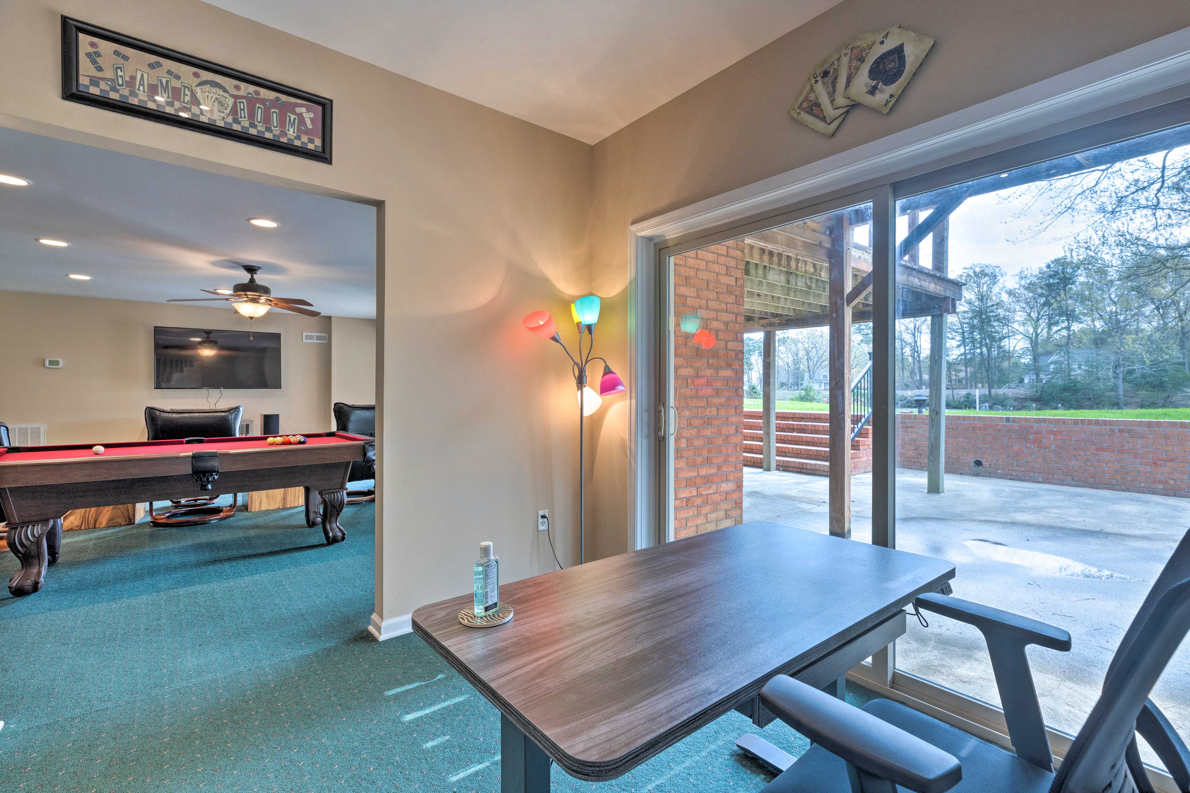 'River's Edge Retreat’ with Kayaks & River Access! Reedville, VA Evolve
