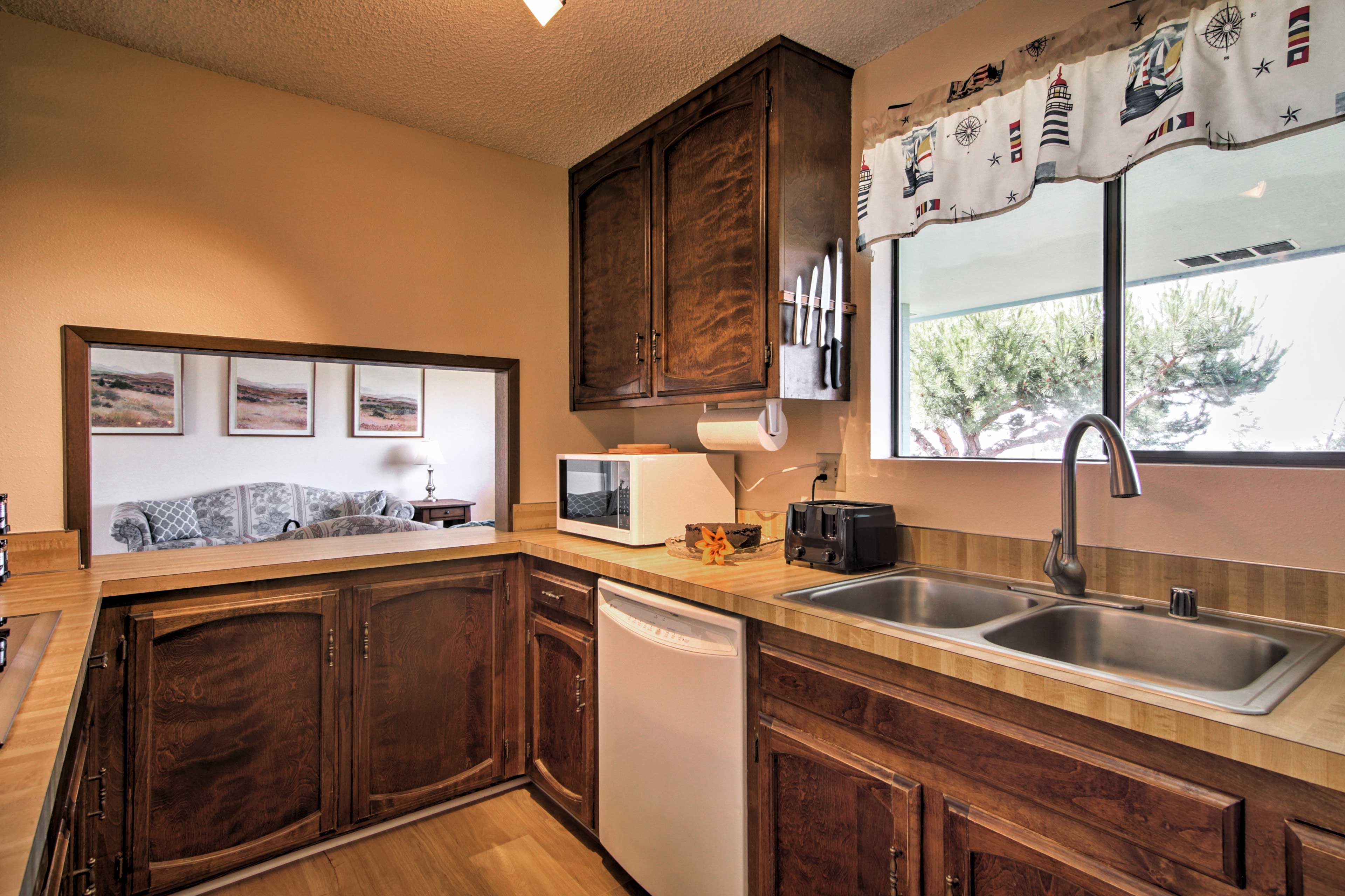 Sequim Condo w/ View, Easy Access to Private Beach Evolve