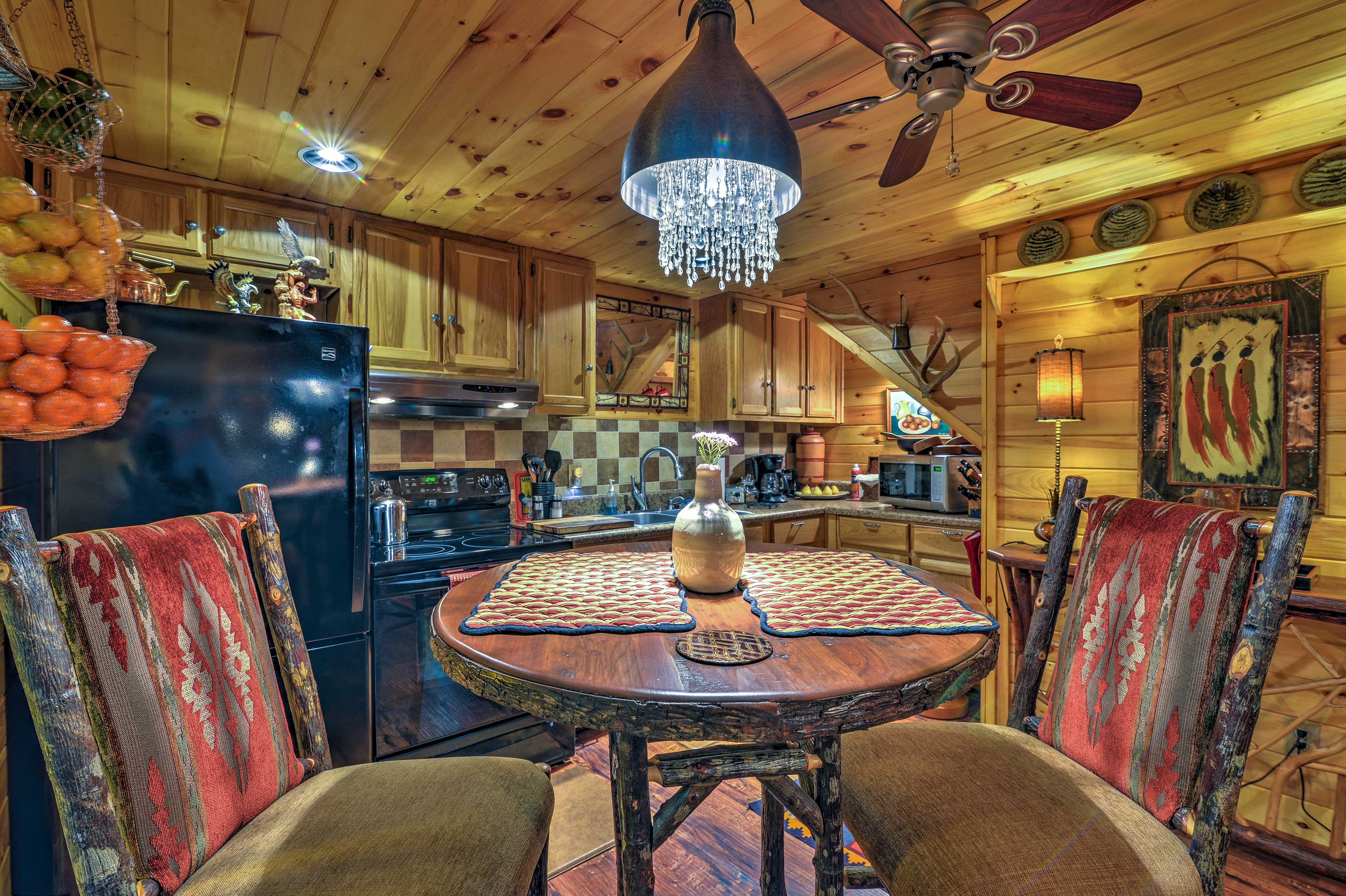 Waterfall Cabin in the Pisgah National Forest! Evolve