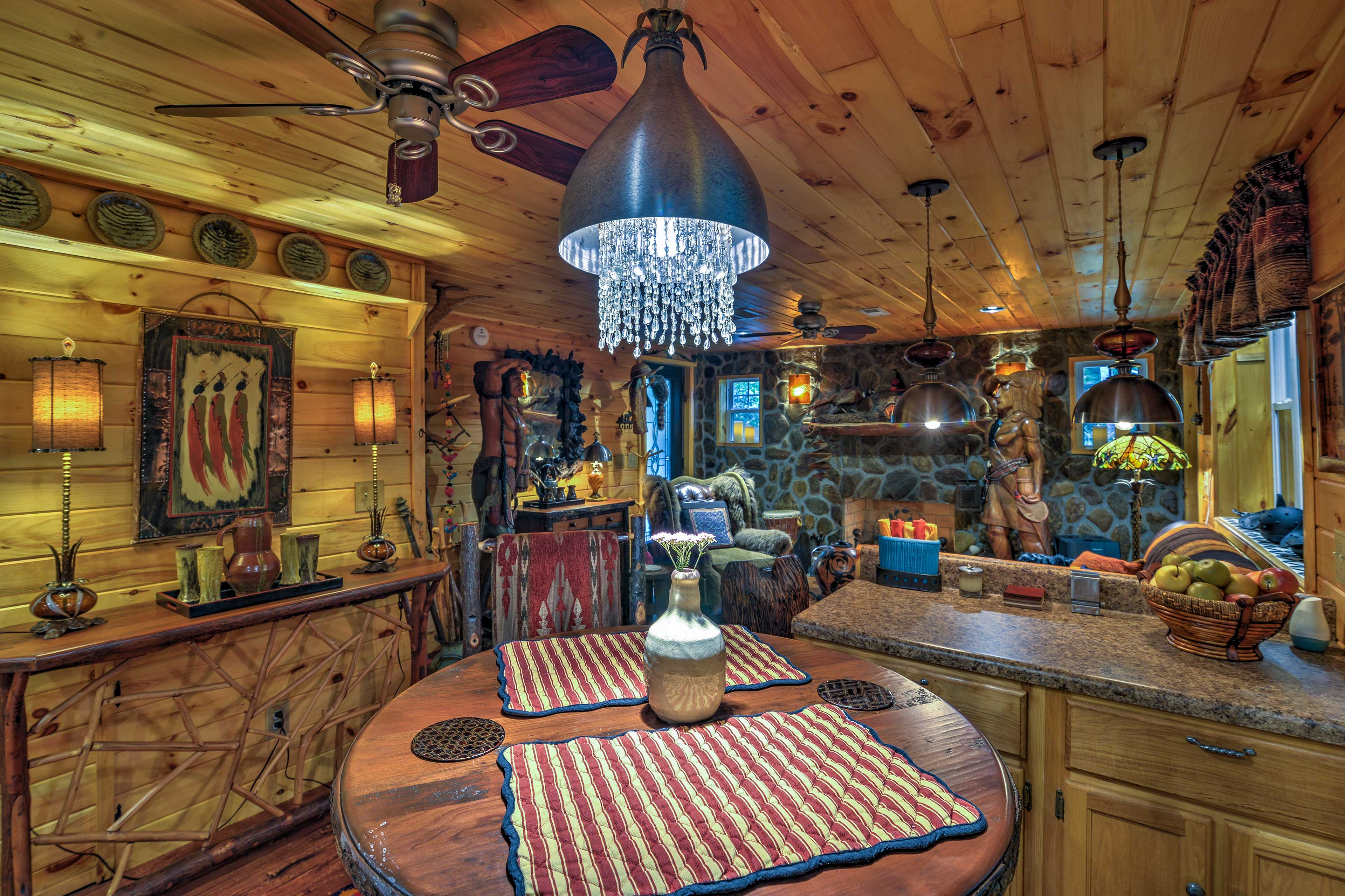 Waterfall Cabin in the Pisgah National Forest! Evolve