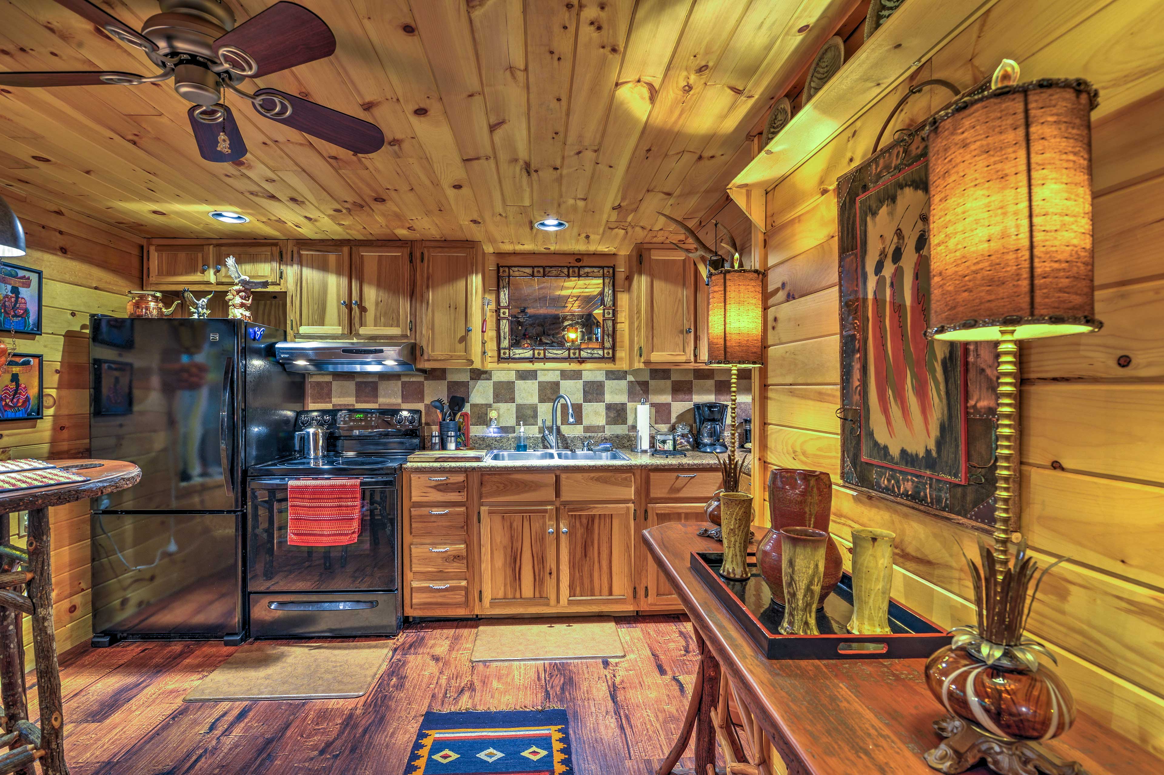 Waterfall Cabin in the Pisgah National Forest! Evolve