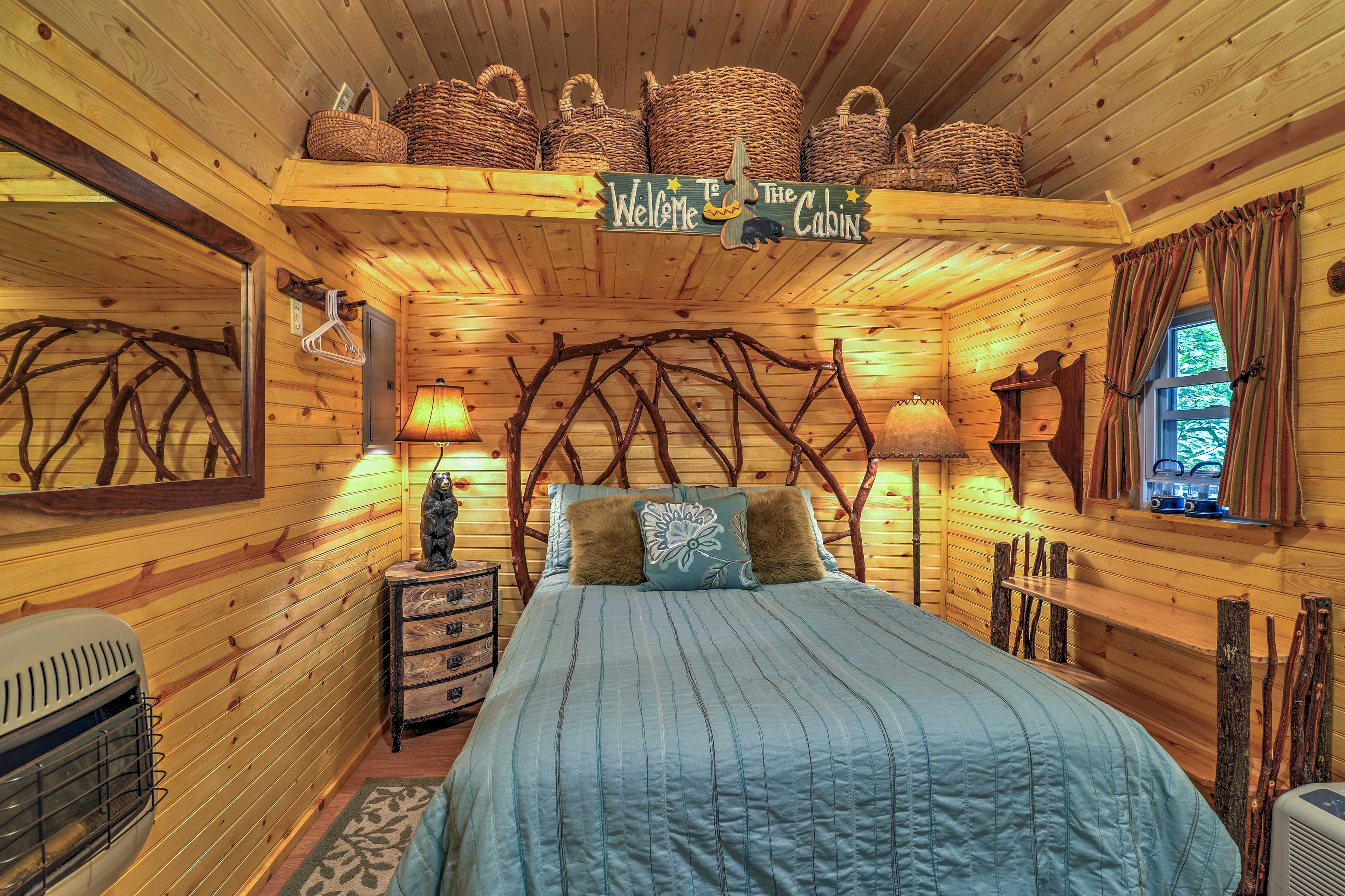 'Lotsa Moose Lodge' Pisgah Forest Waterfall Cabin! Evolve