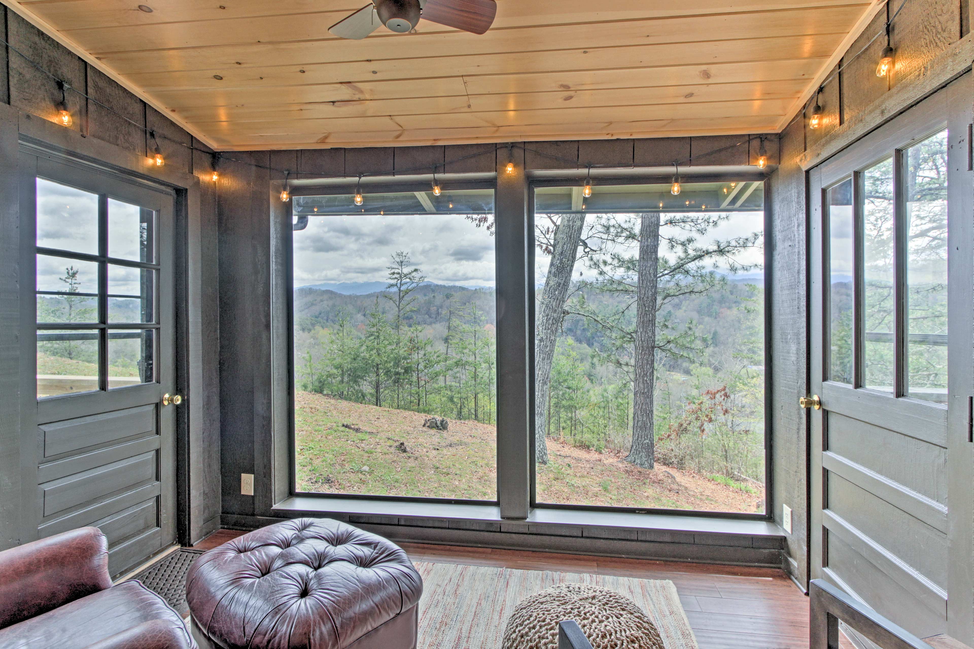 Camp Themed Sevierville Cabin w/ Hot Tub + Teepee! Evolve