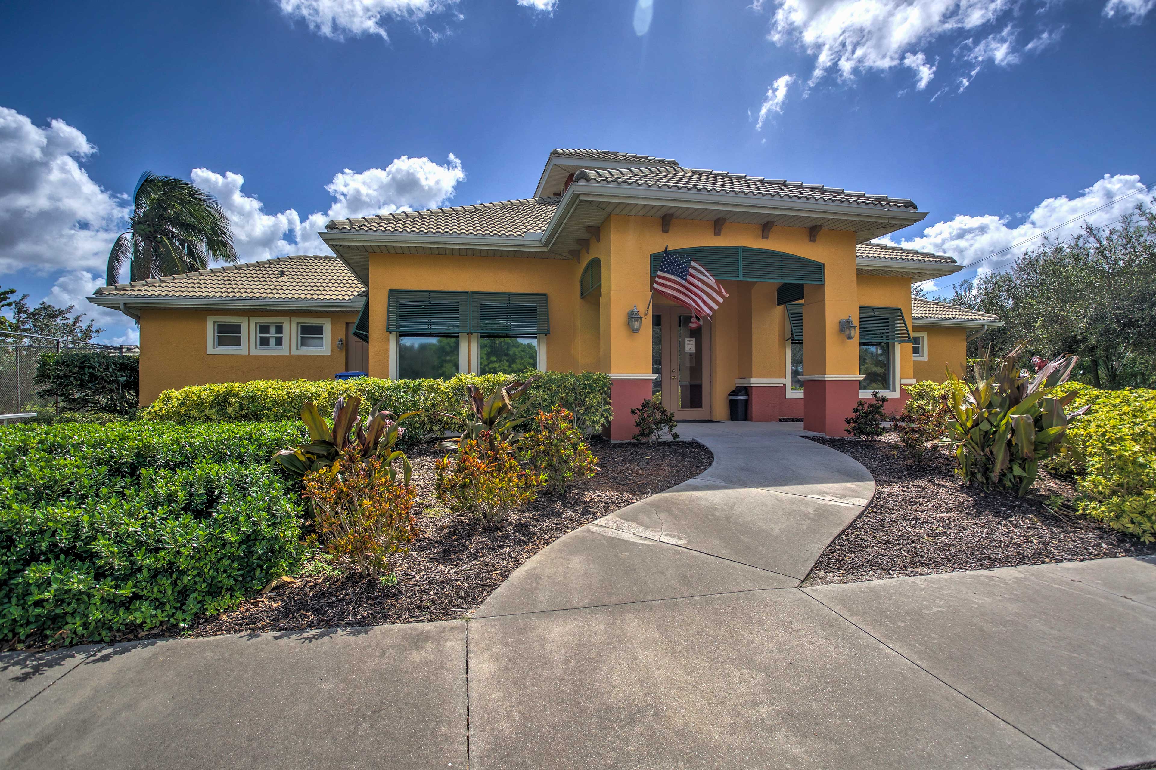 Tropical Punta Gorda Condo w/Lanai & Pool Access! Evolve