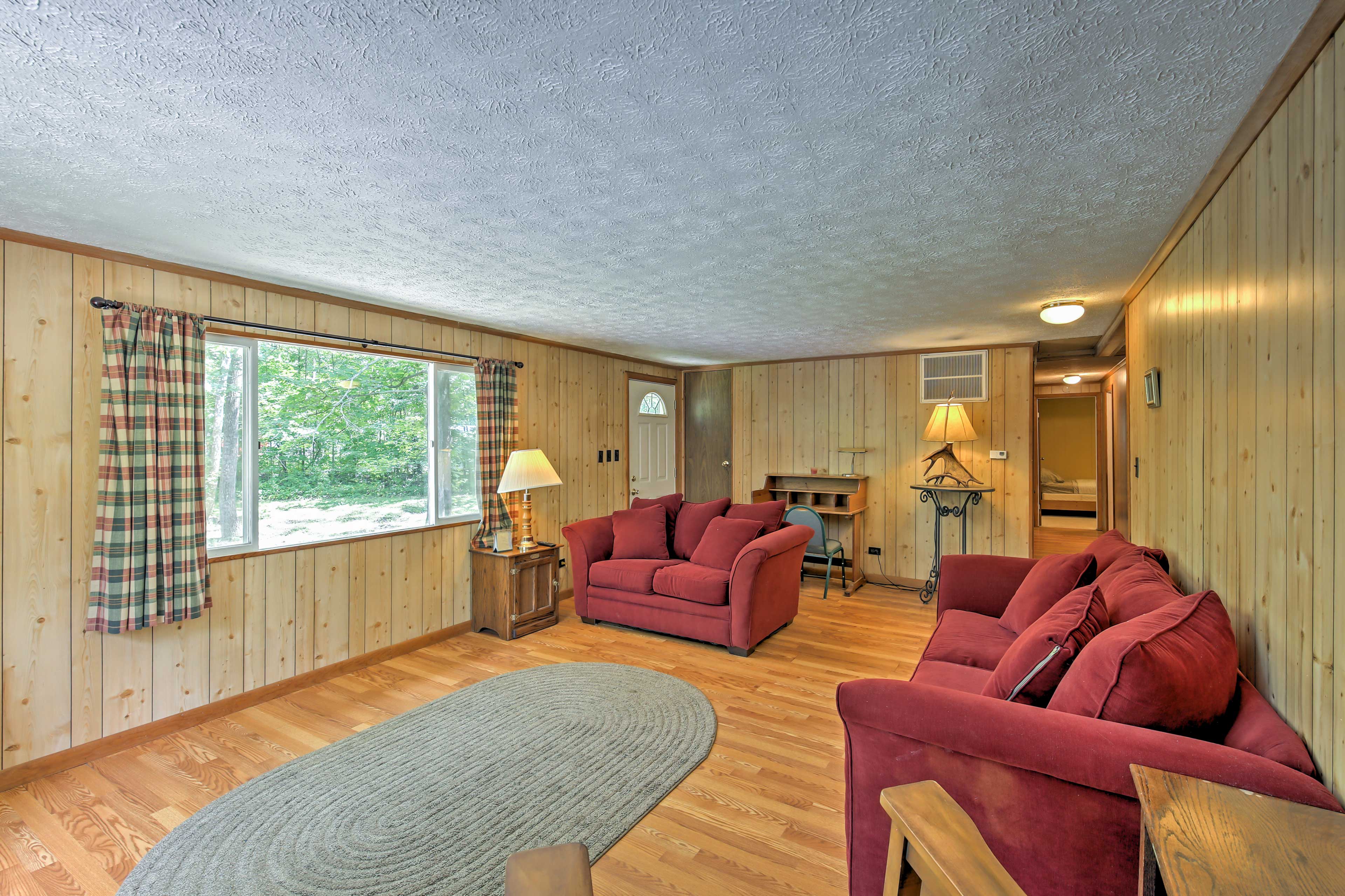 Jasonville Cabin Walk to Shakamak State Park! Evolve