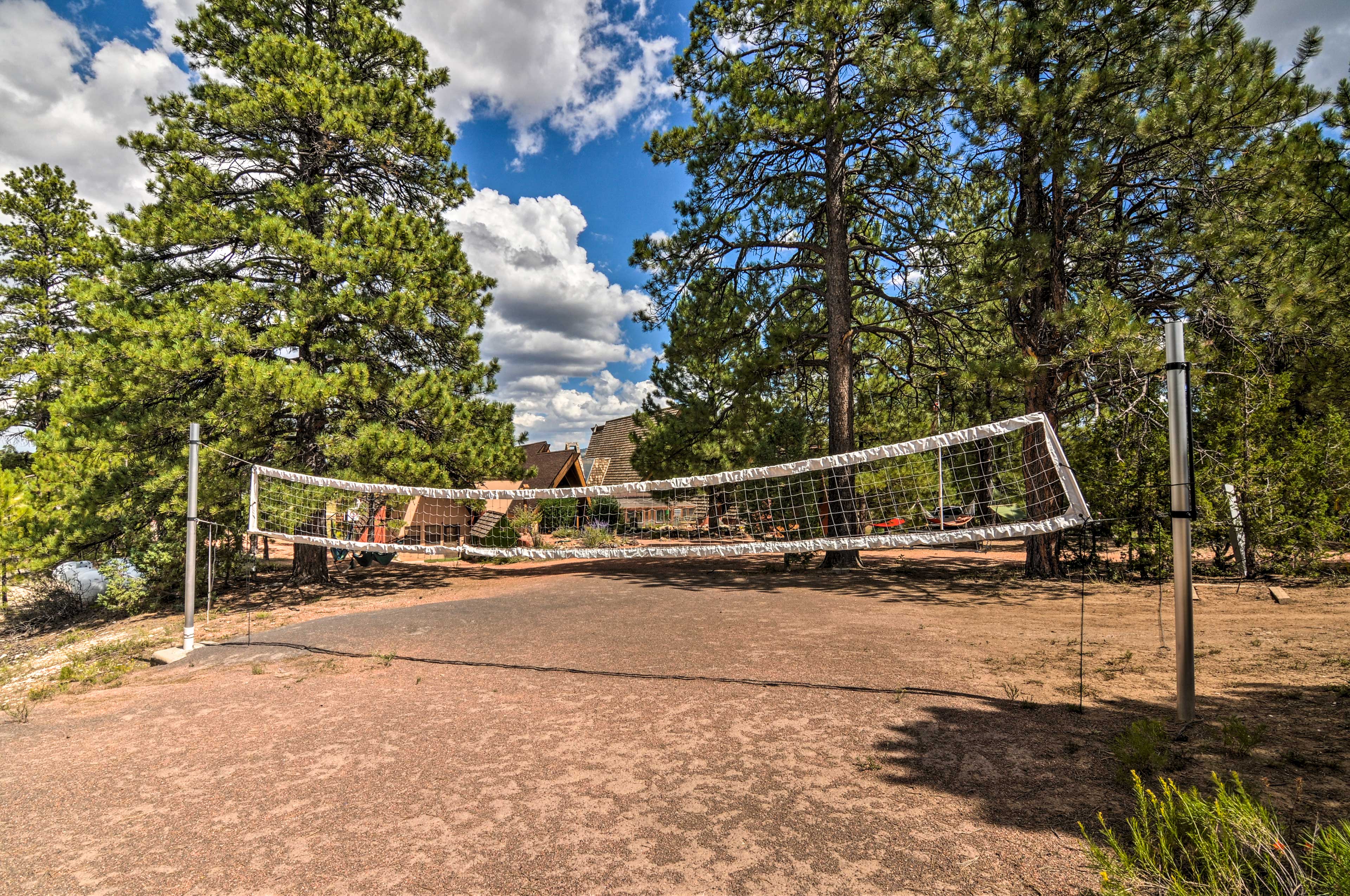 Unique Mountain Cabin w/ Game Room Near Bryce! Long Valley Junction