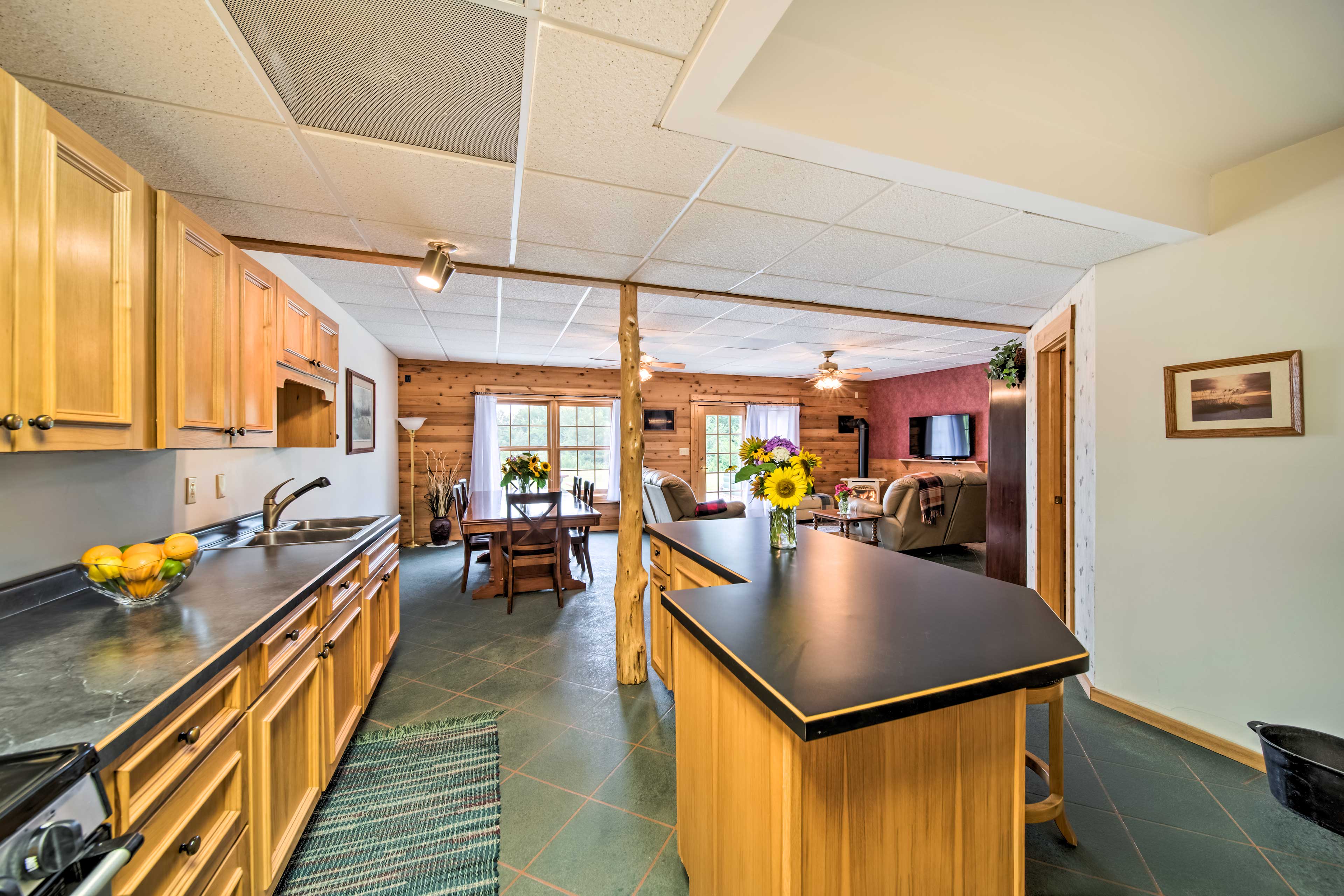 Rustic Keosauqua Gem Fire Pit & Lake Sugema Views Evolve