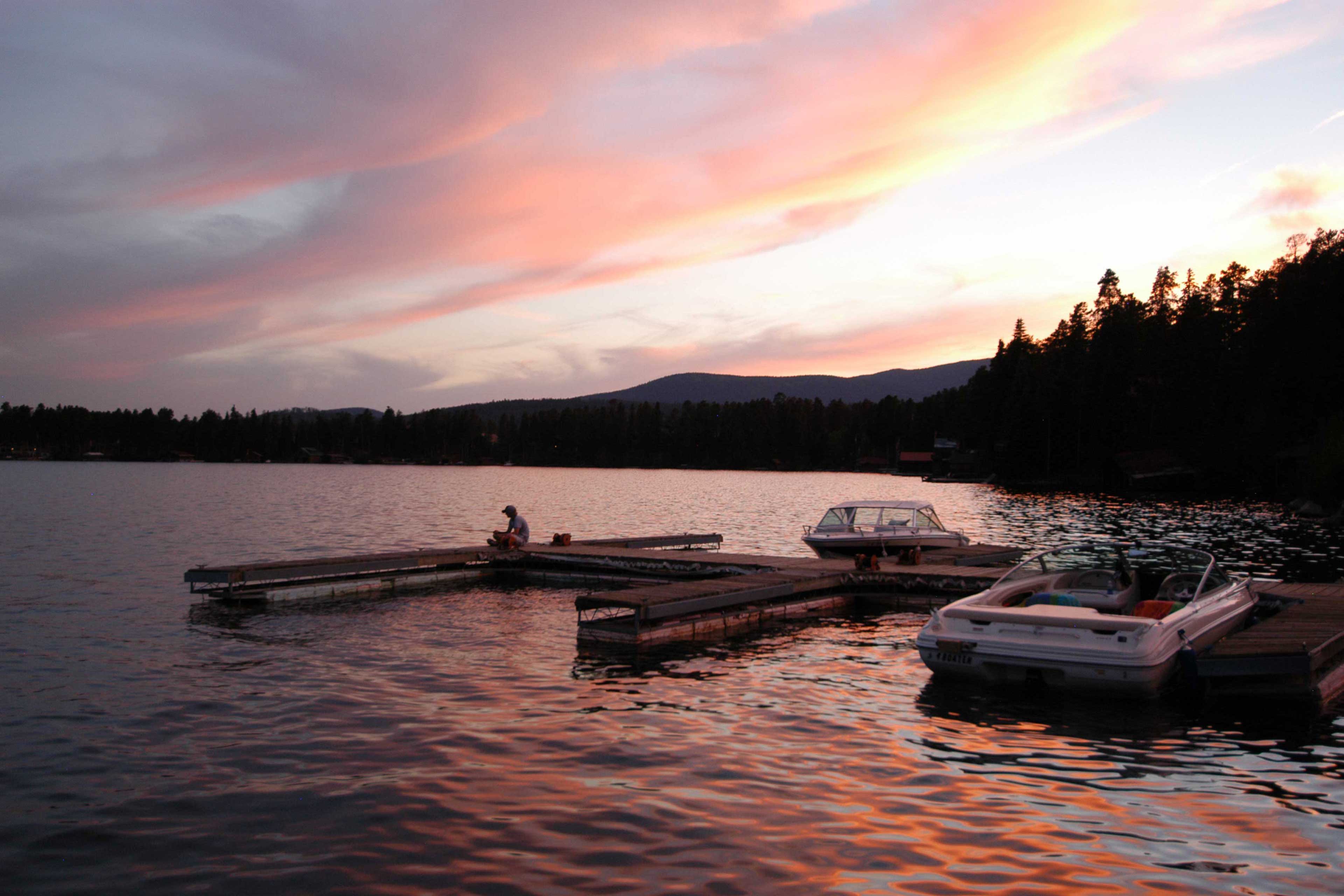 Updated Western Cabin 2 Blocks To Grand Lake! Evolve